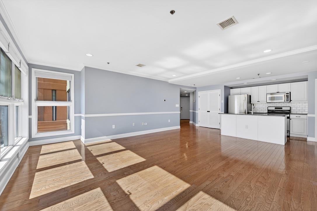 1331 GRAND ST - Photo 2