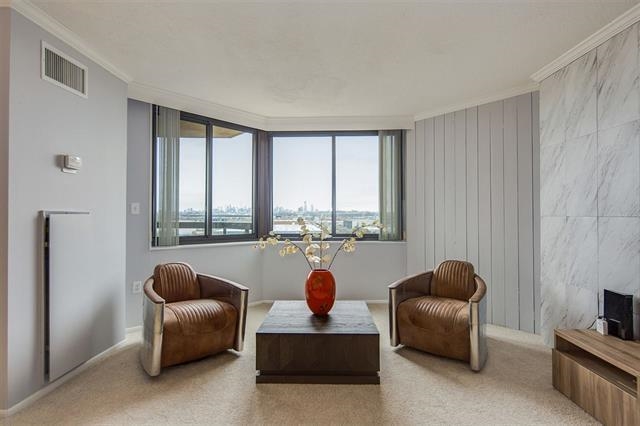 807 HARMON COVE TOWER - Photo 2