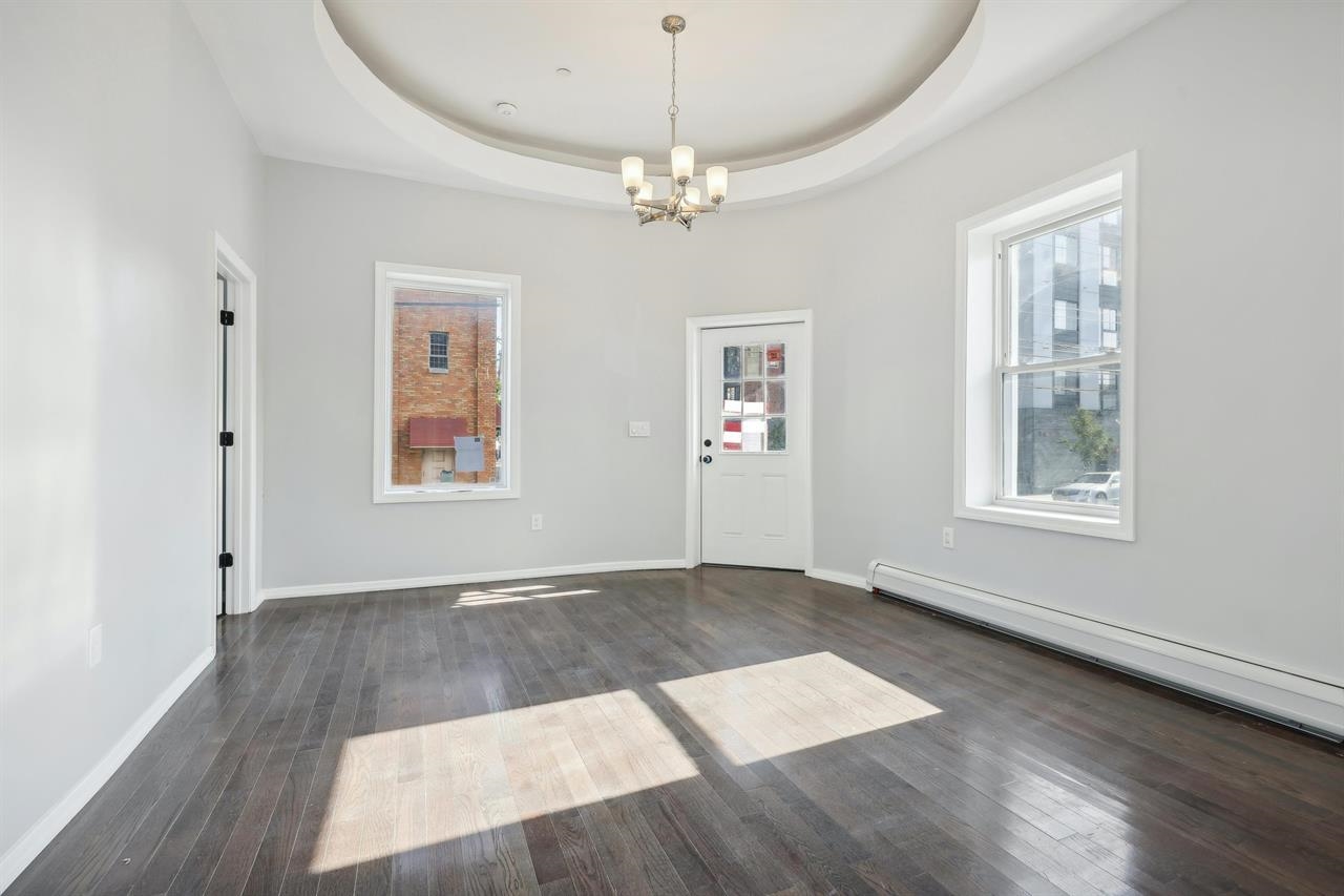541 70TH ST - Photo 2