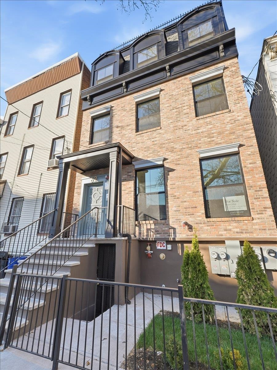 62 GARDNER AVE #3