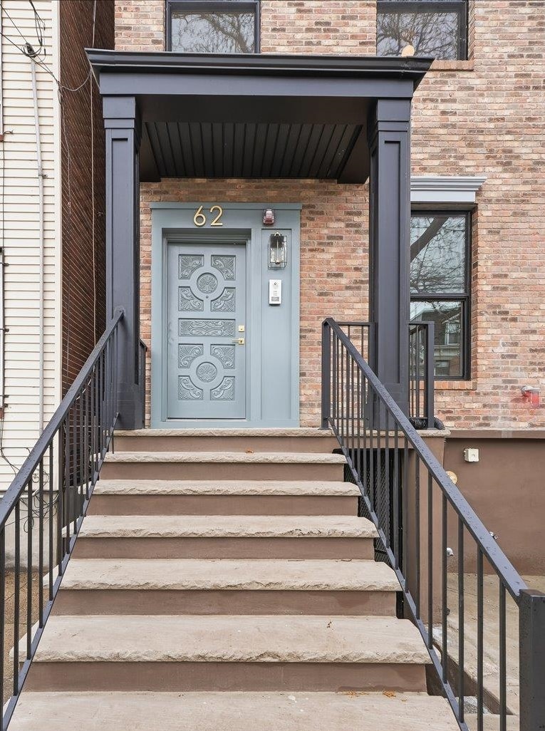 62 GARDNER AVE #3