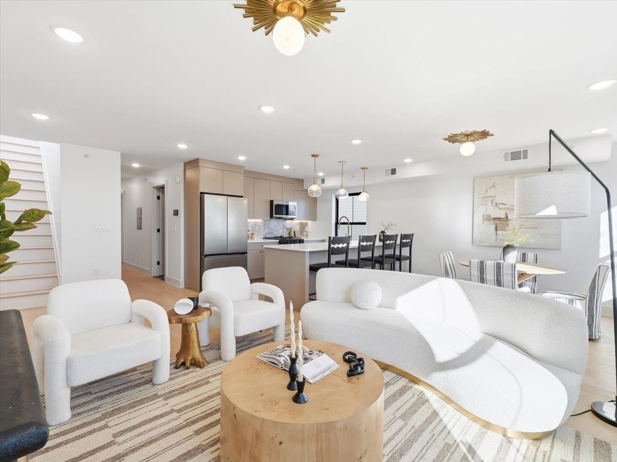 62 GARDNER AVE #3