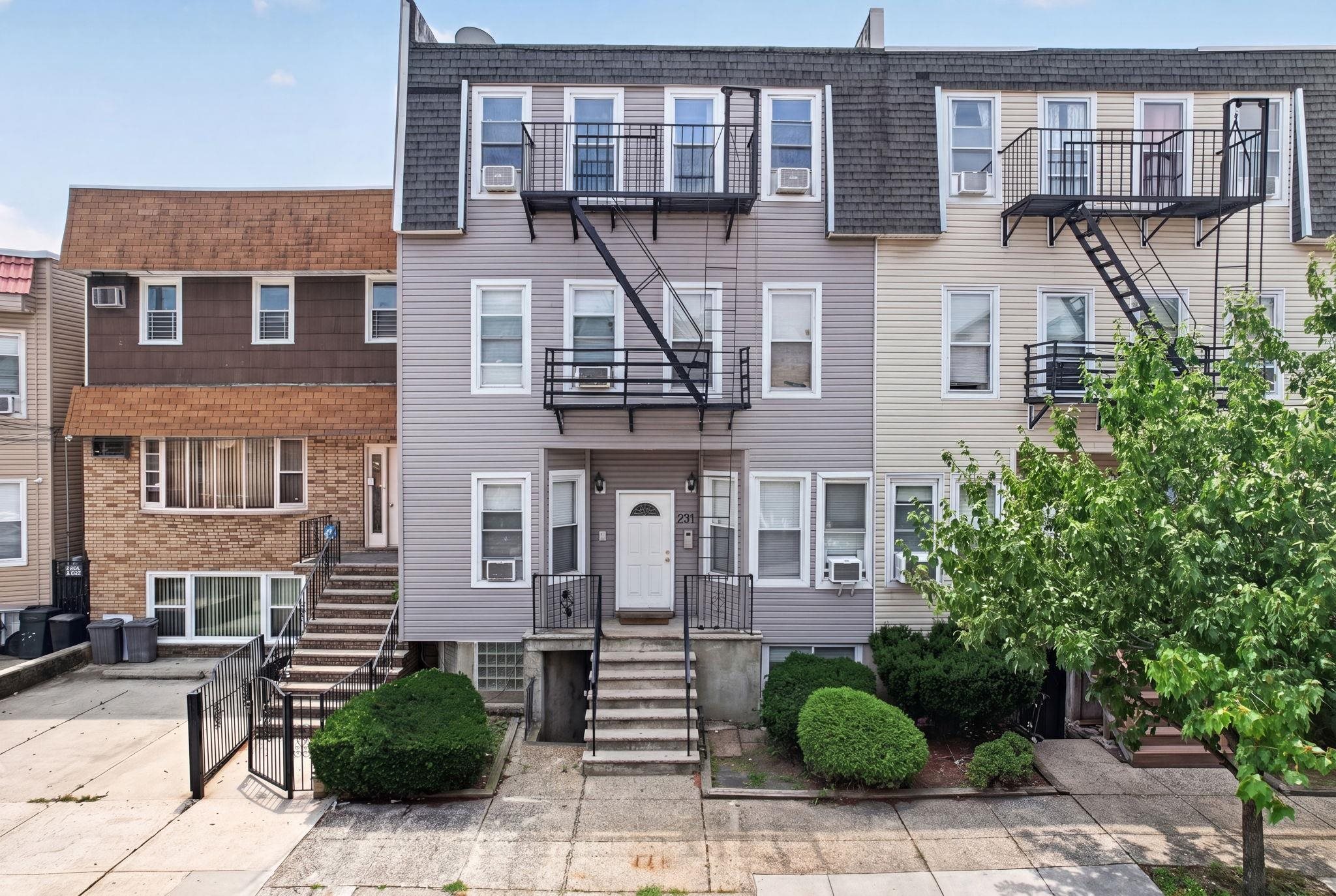 231 GRIFFITH ST #F