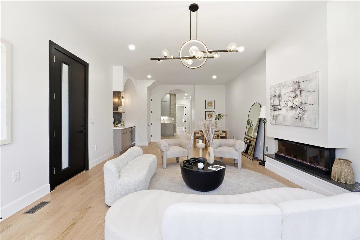 81 LEXINGTON AVE - Photo 3