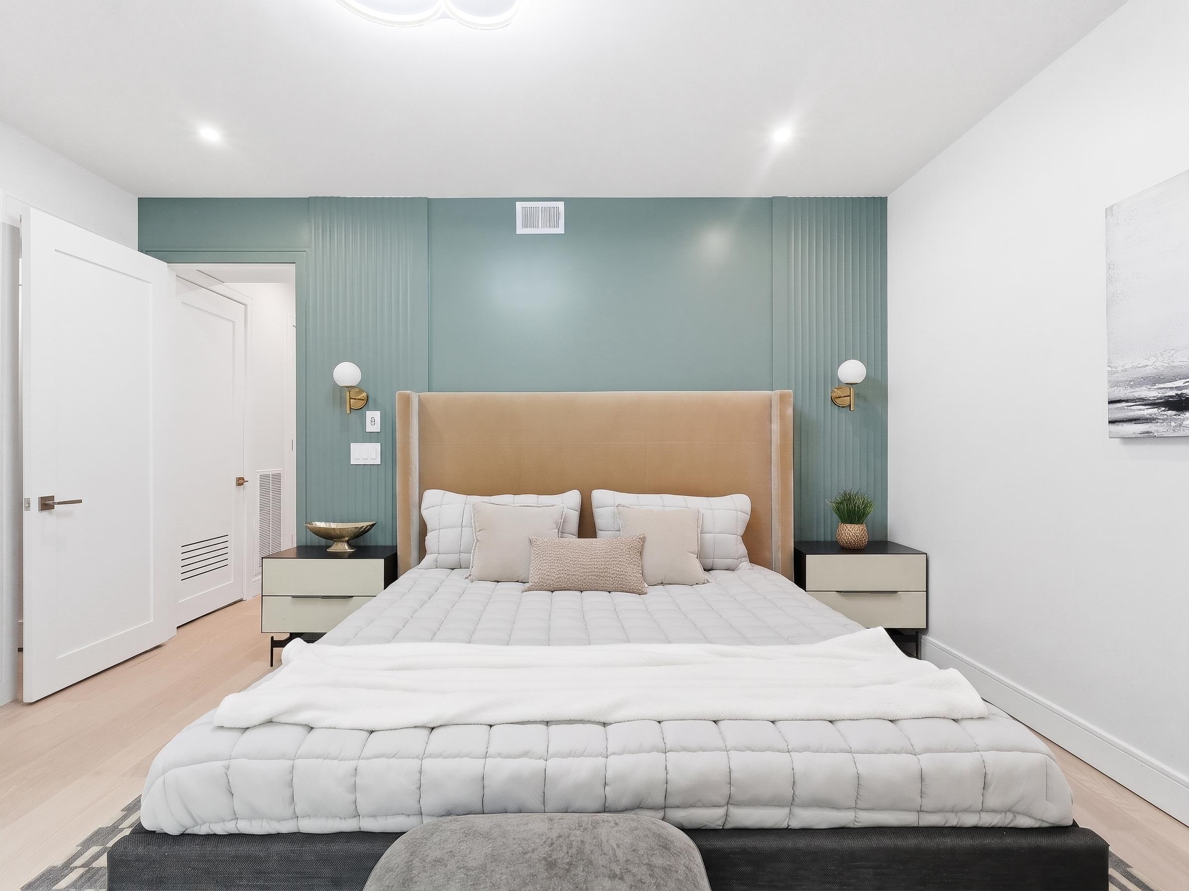 1123 SUMMIT AVE #201