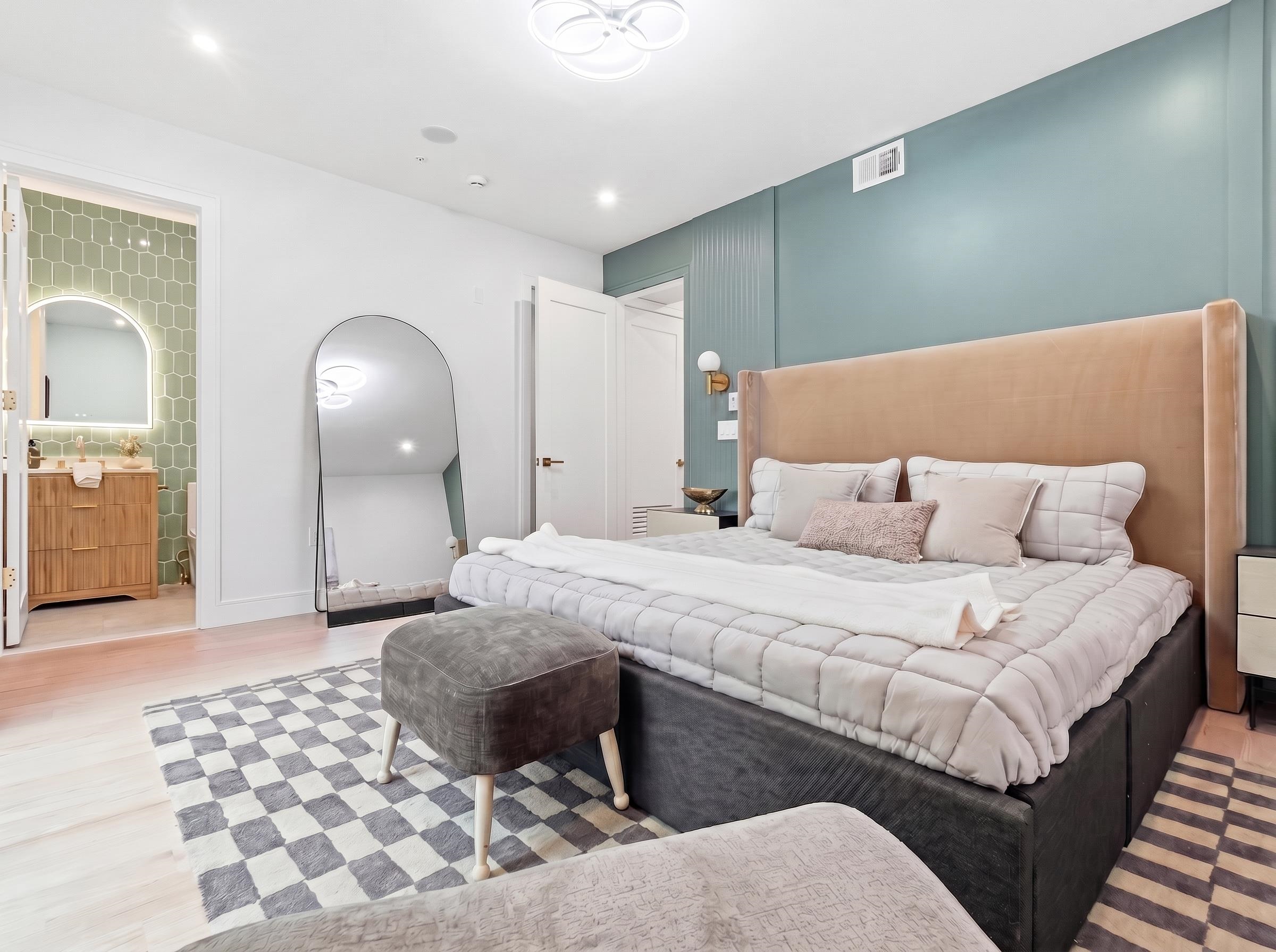1123 SUMMIT AVE #201
