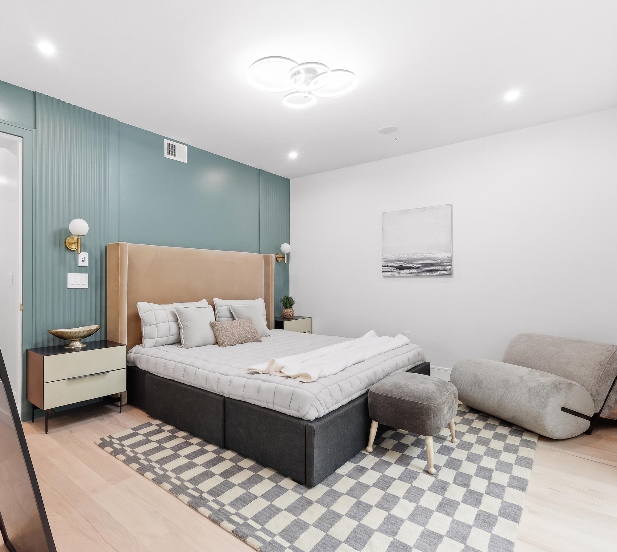 1123 SUMMIT AVE #201