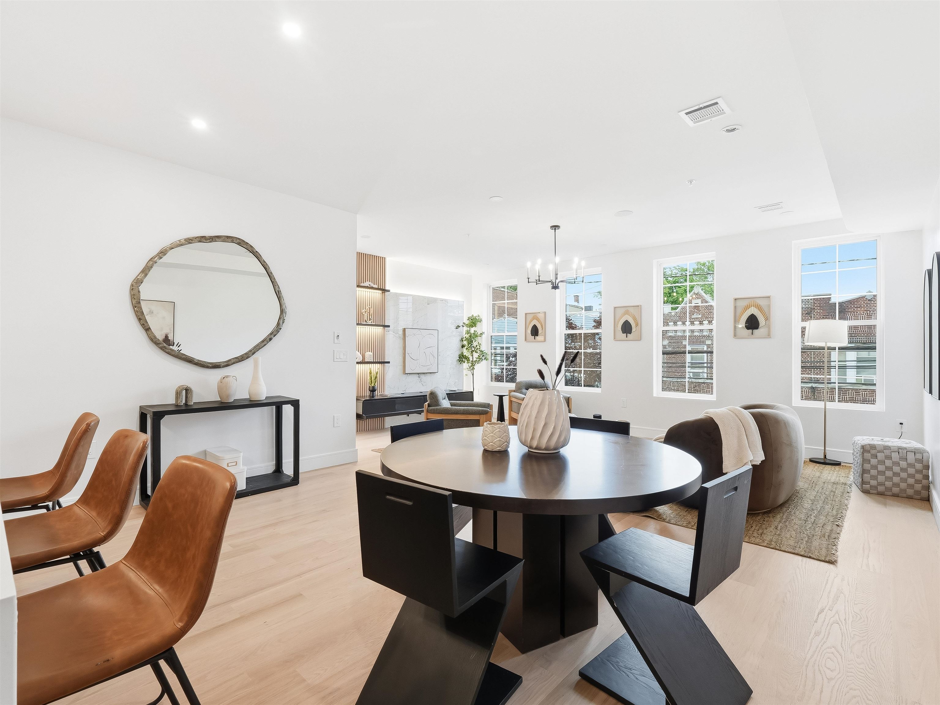 1123 SUMMIT AVE #201