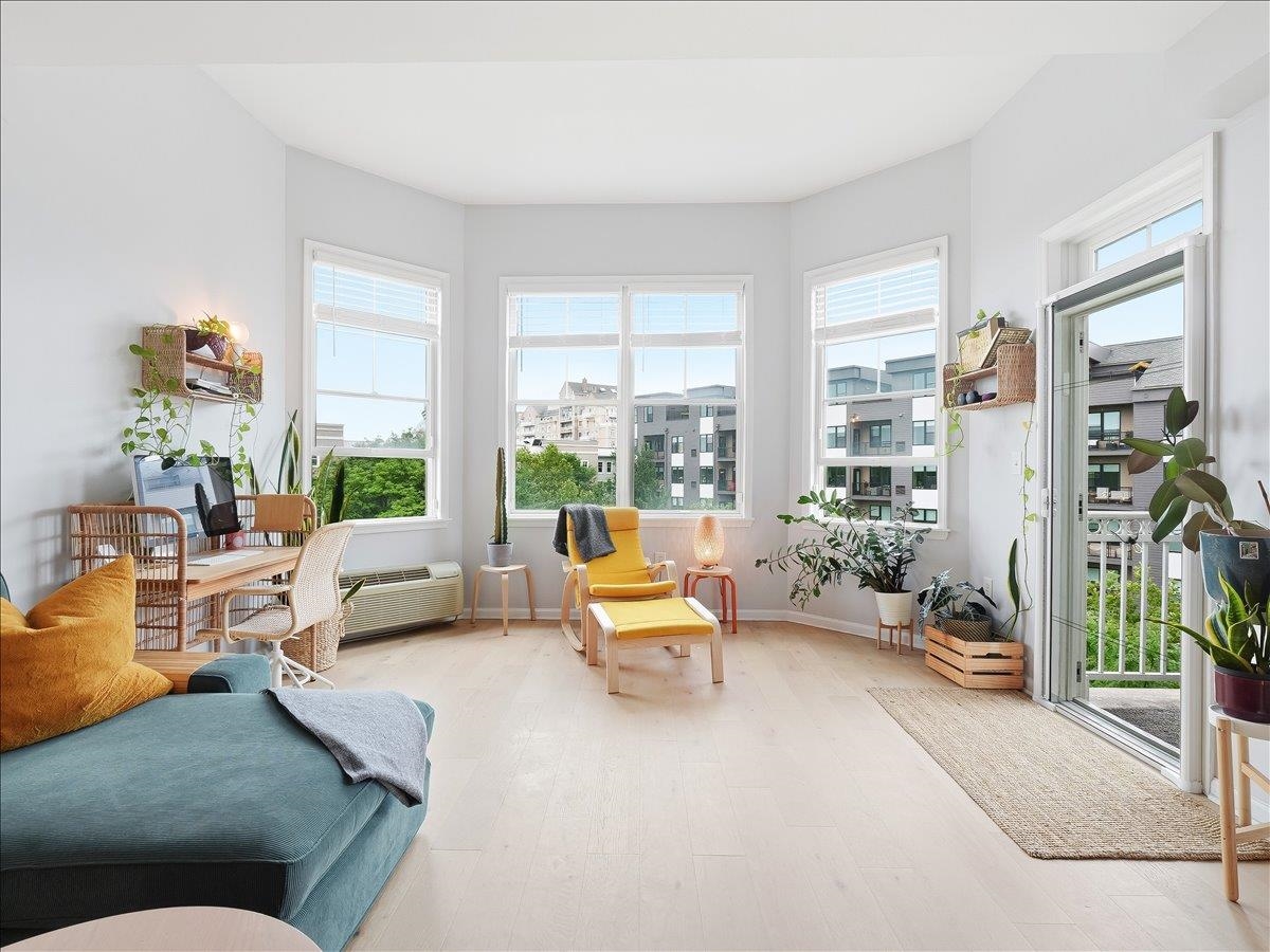 4 CONSTELLATION PL - Photo 3