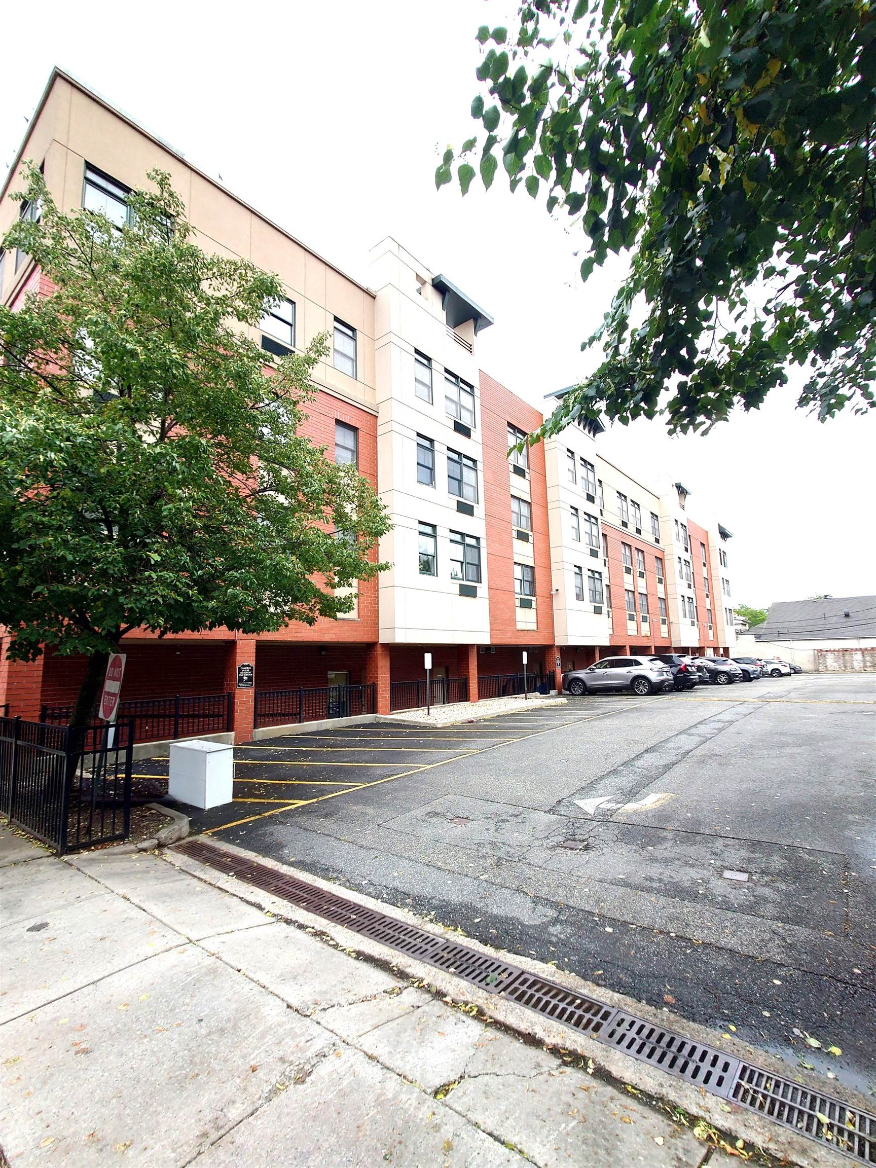 9252 KENNEDY BLVD - Photo 4