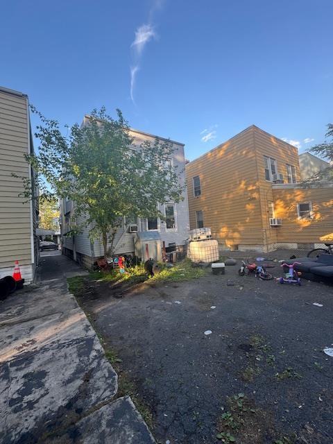 119 WOODLAWN AVE