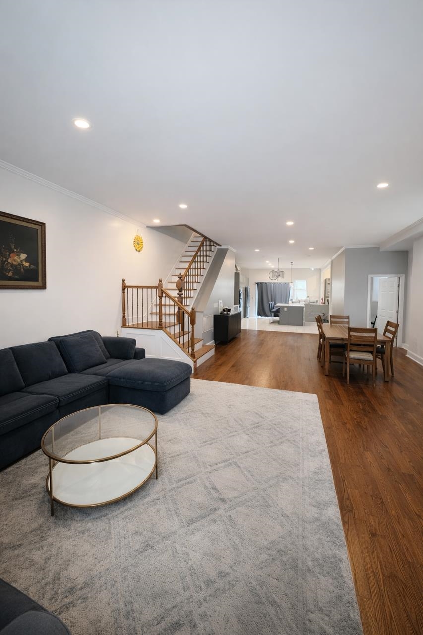 48 DANFORTH AVE - Photo 3