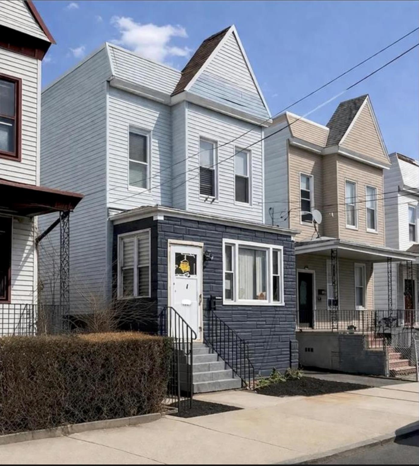 138 BAYVIEW AVE - Photo 2