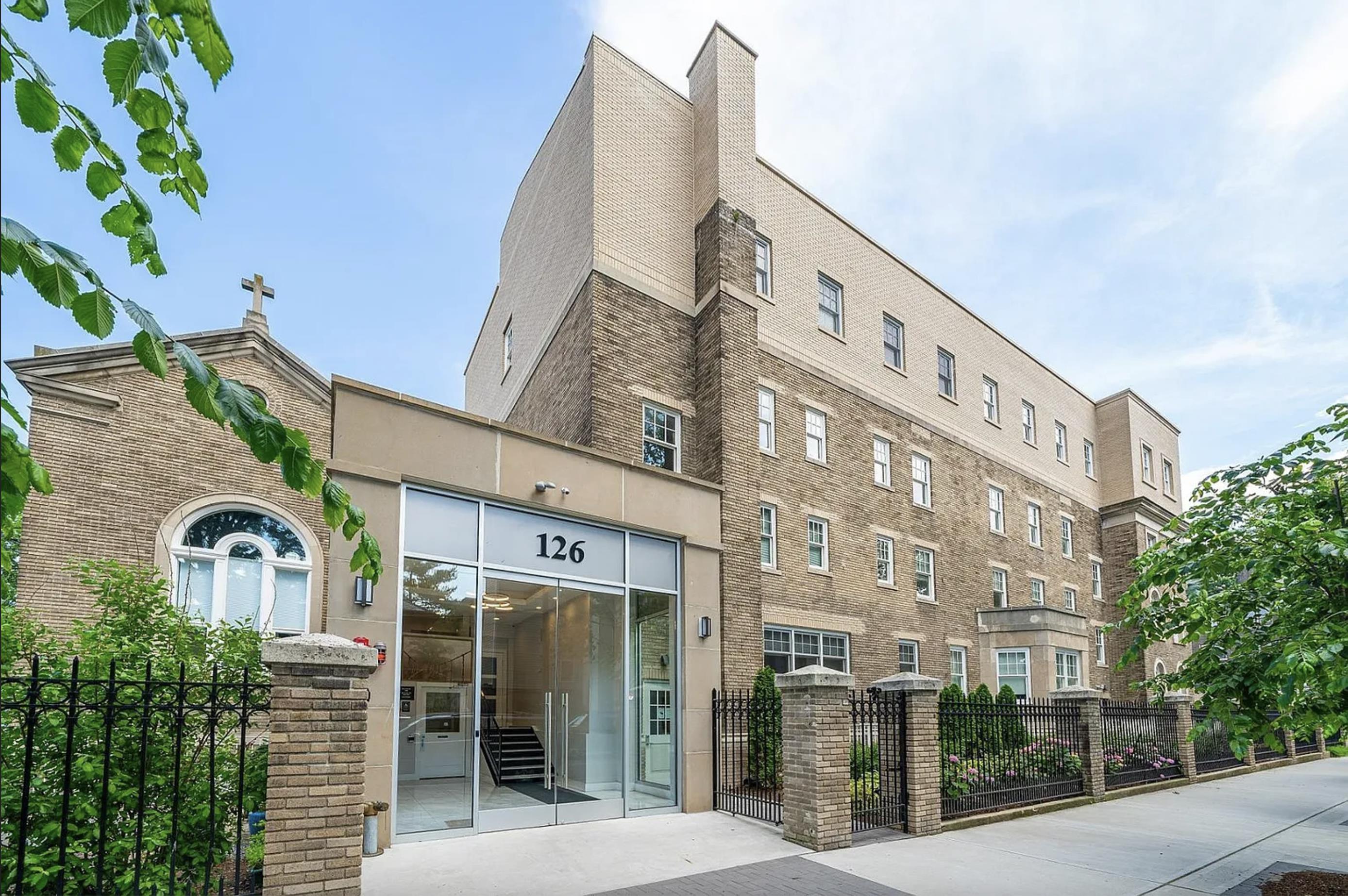 126 DELAWARE AVE #3