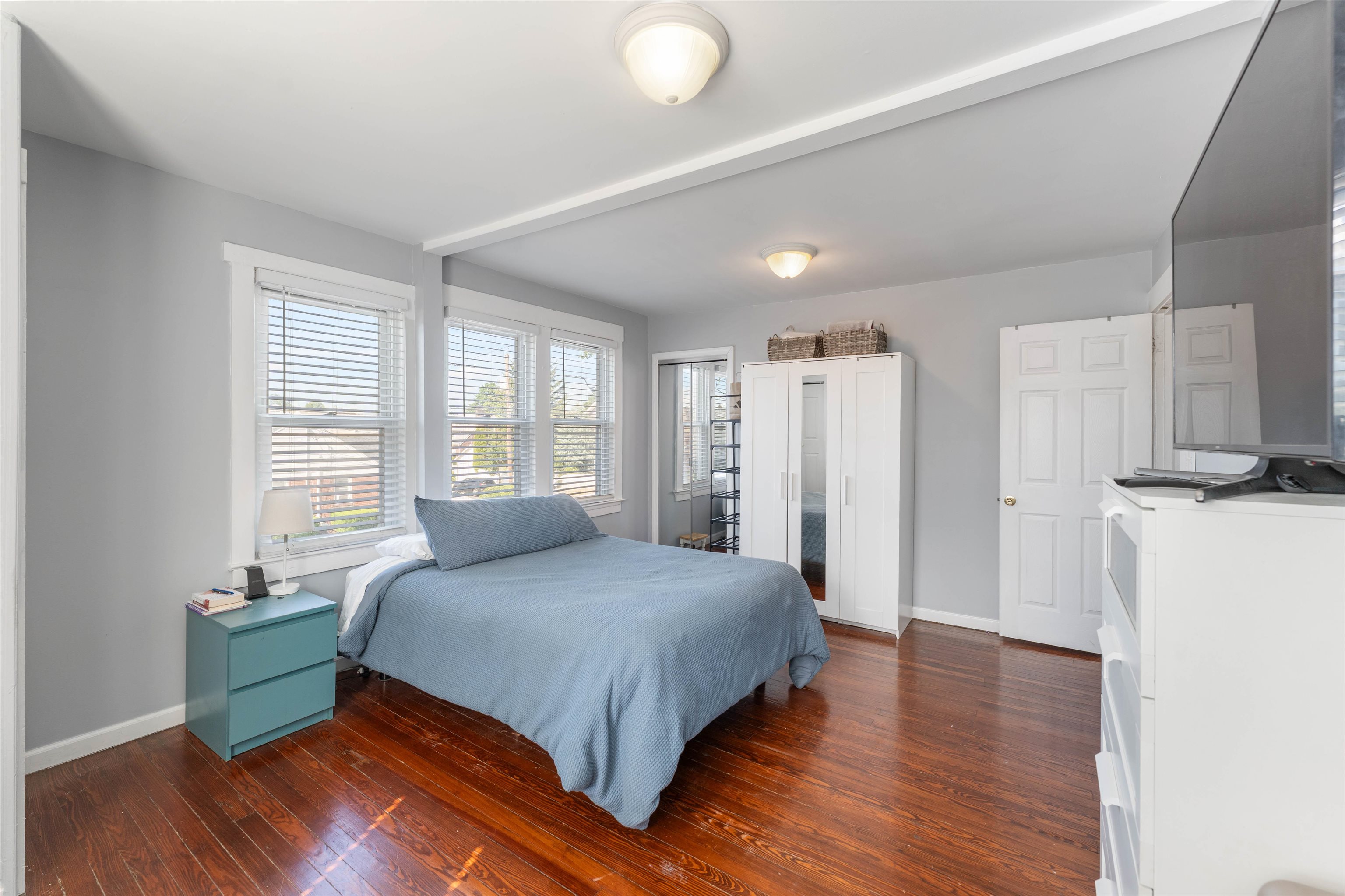 32 ARLINGTON BLVD