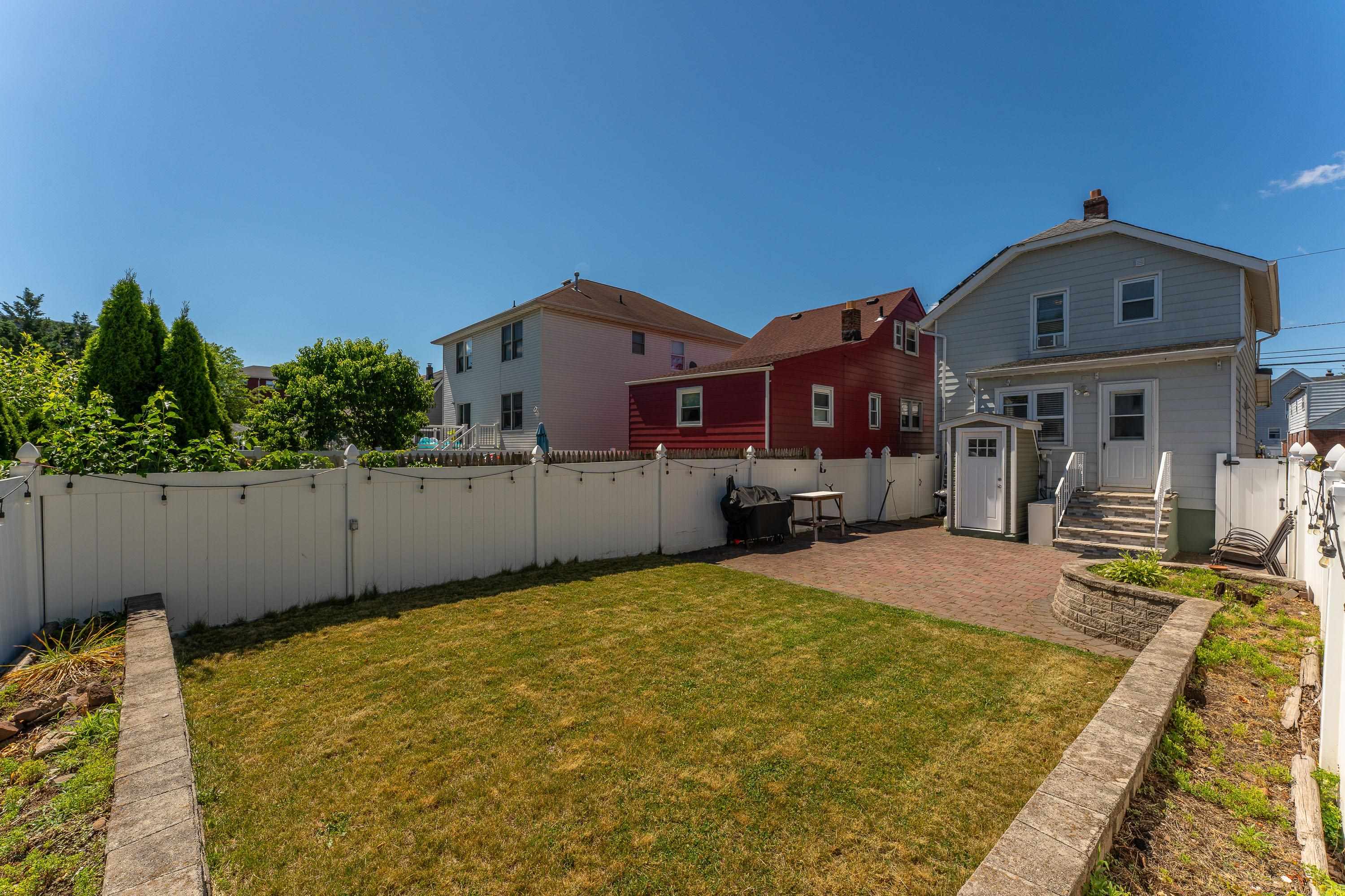 32 ARLINGTON BLVD