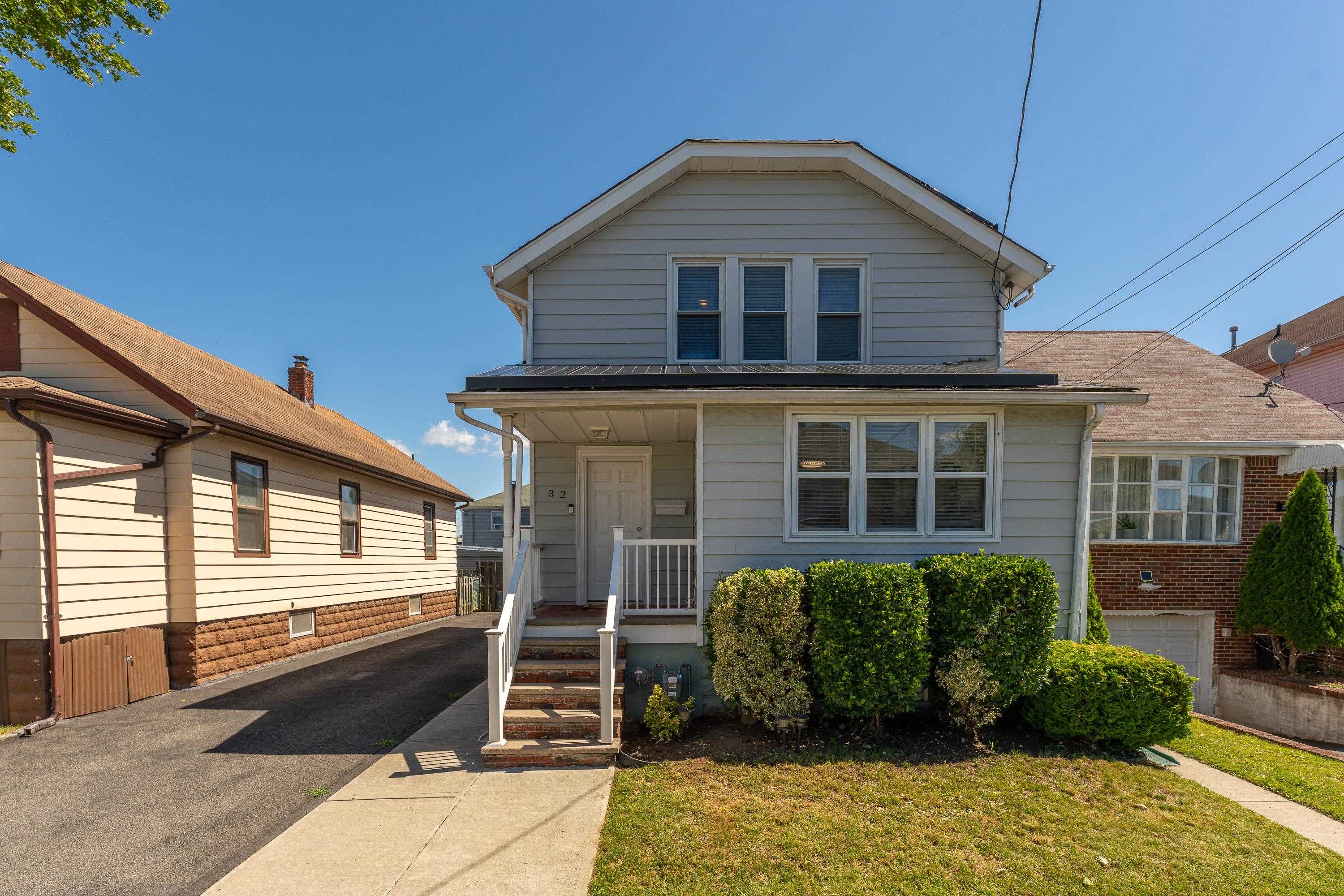 32 ARLINGTON BLVD