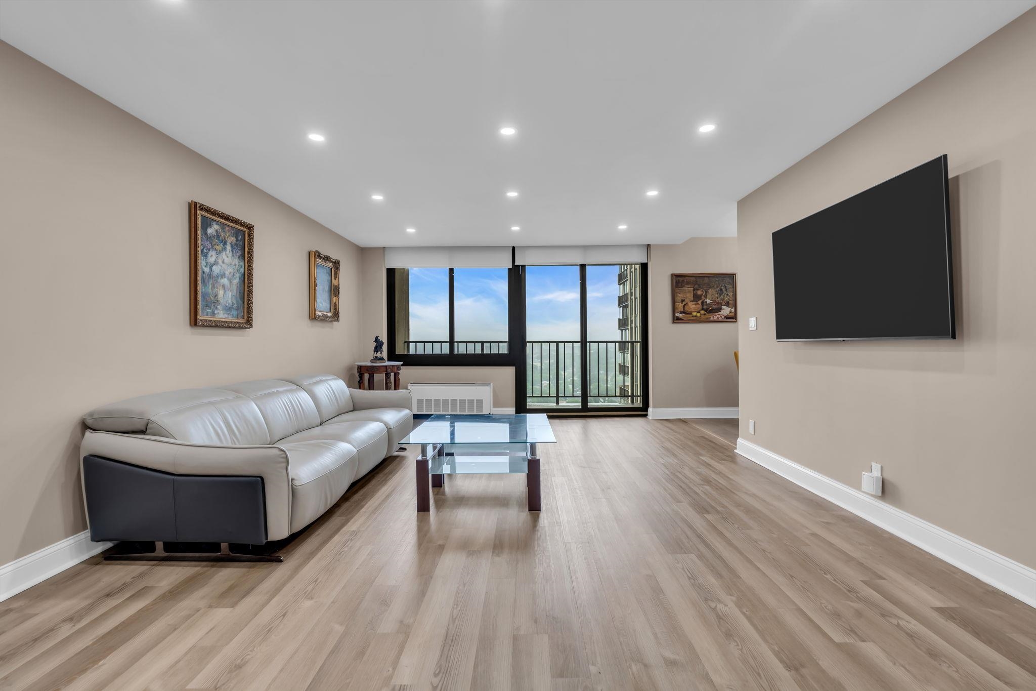 300 WINSTON DR - Photo 3