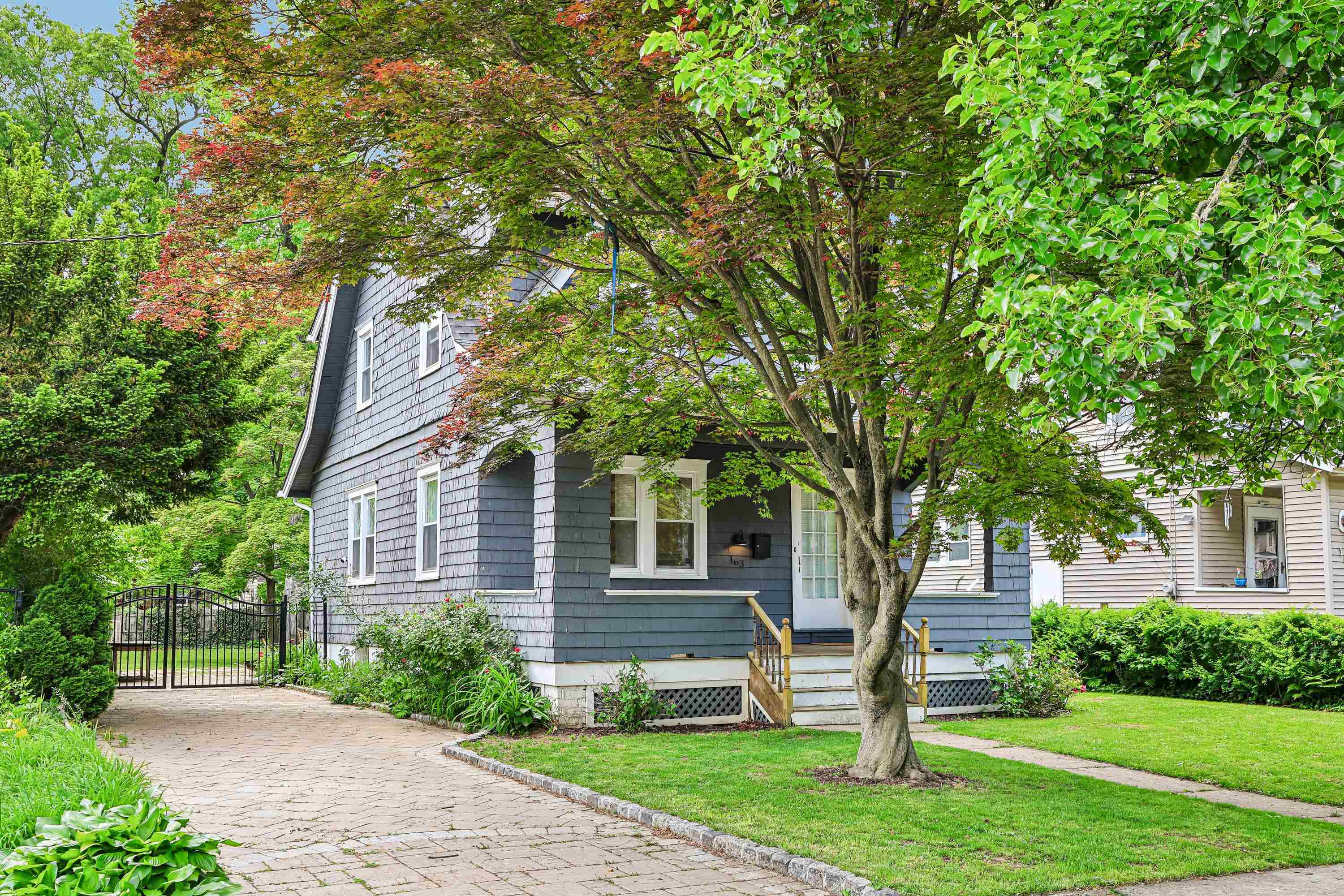 163 POPLAR AVE - Photo 2