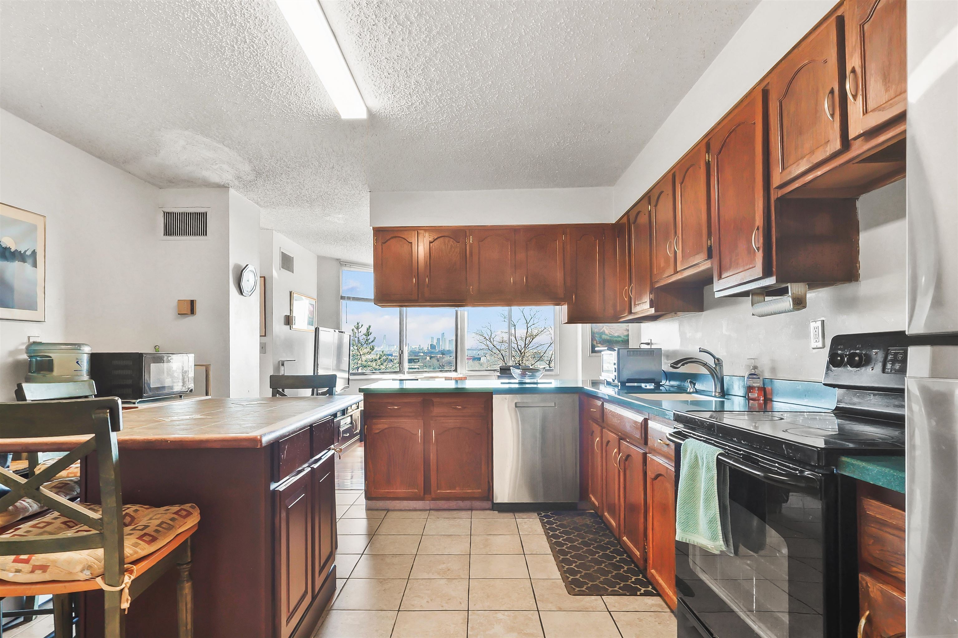 401 HARMON COVE TOWER - Photo 8