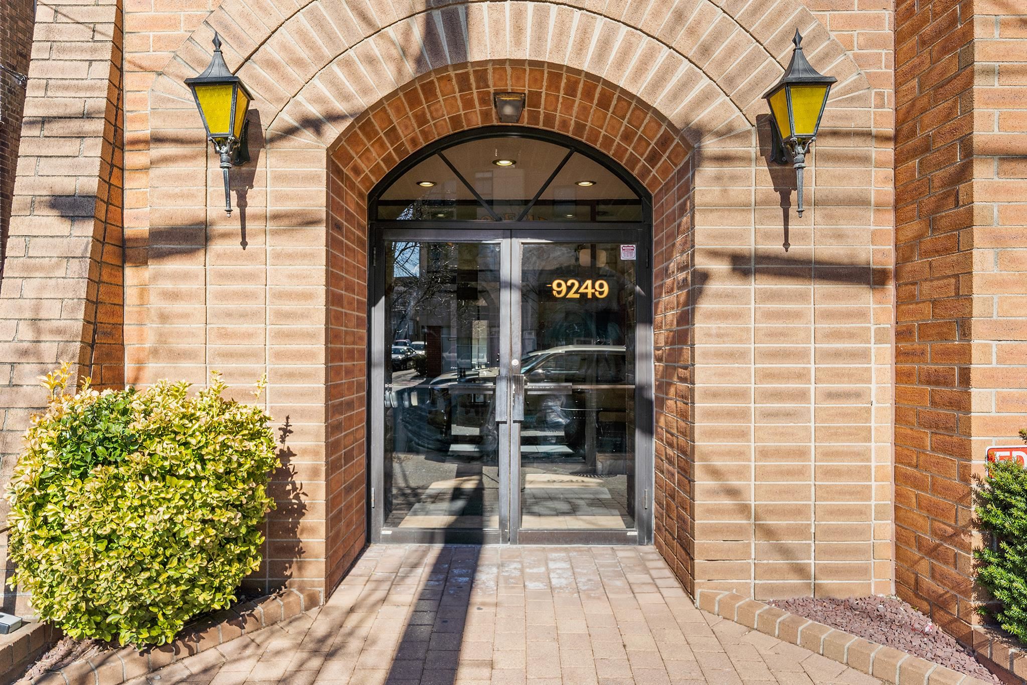9249 KENNEDY BLVD - Photo 3