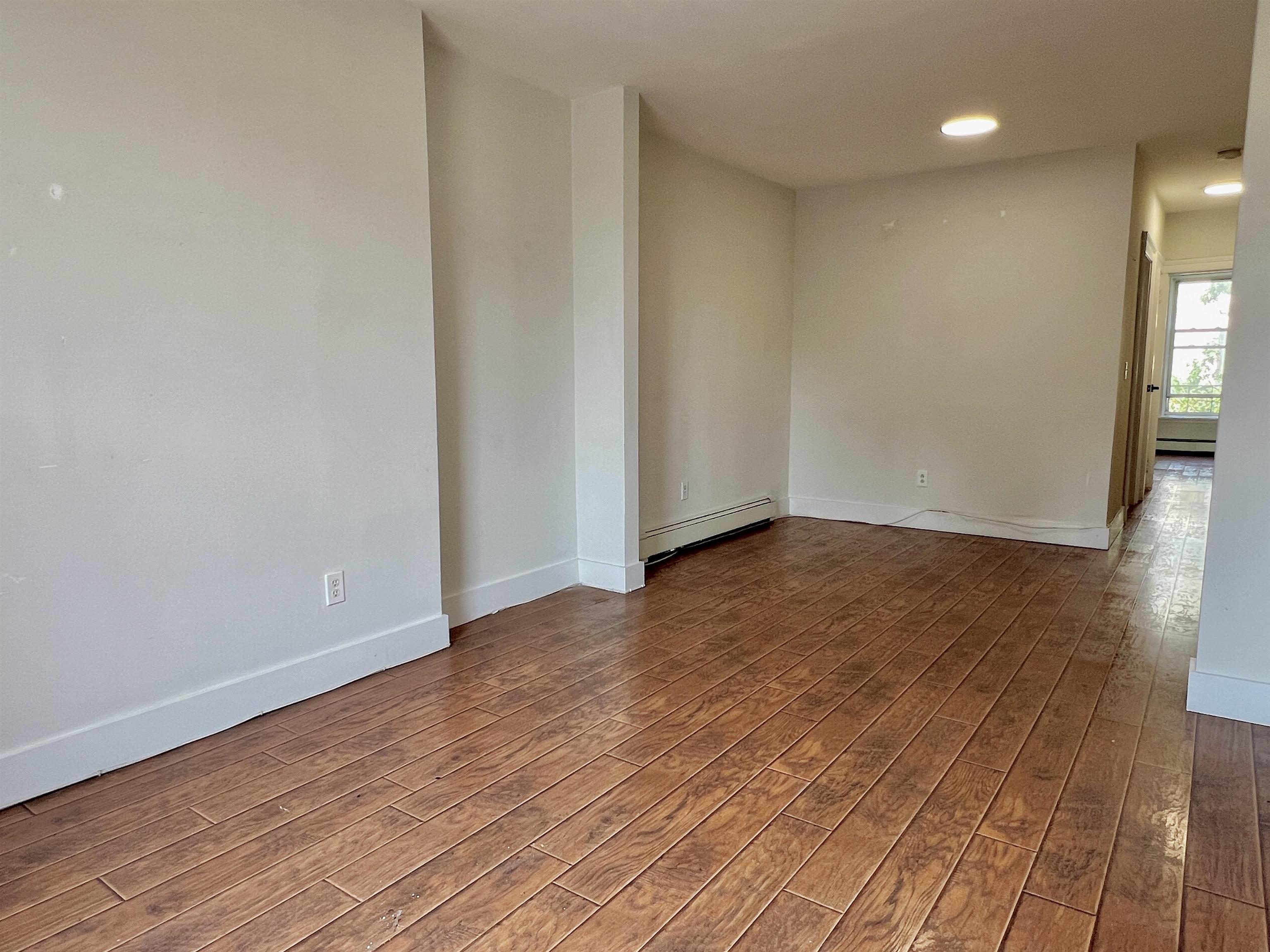 183 MONTGOMERY ST - Photo 3