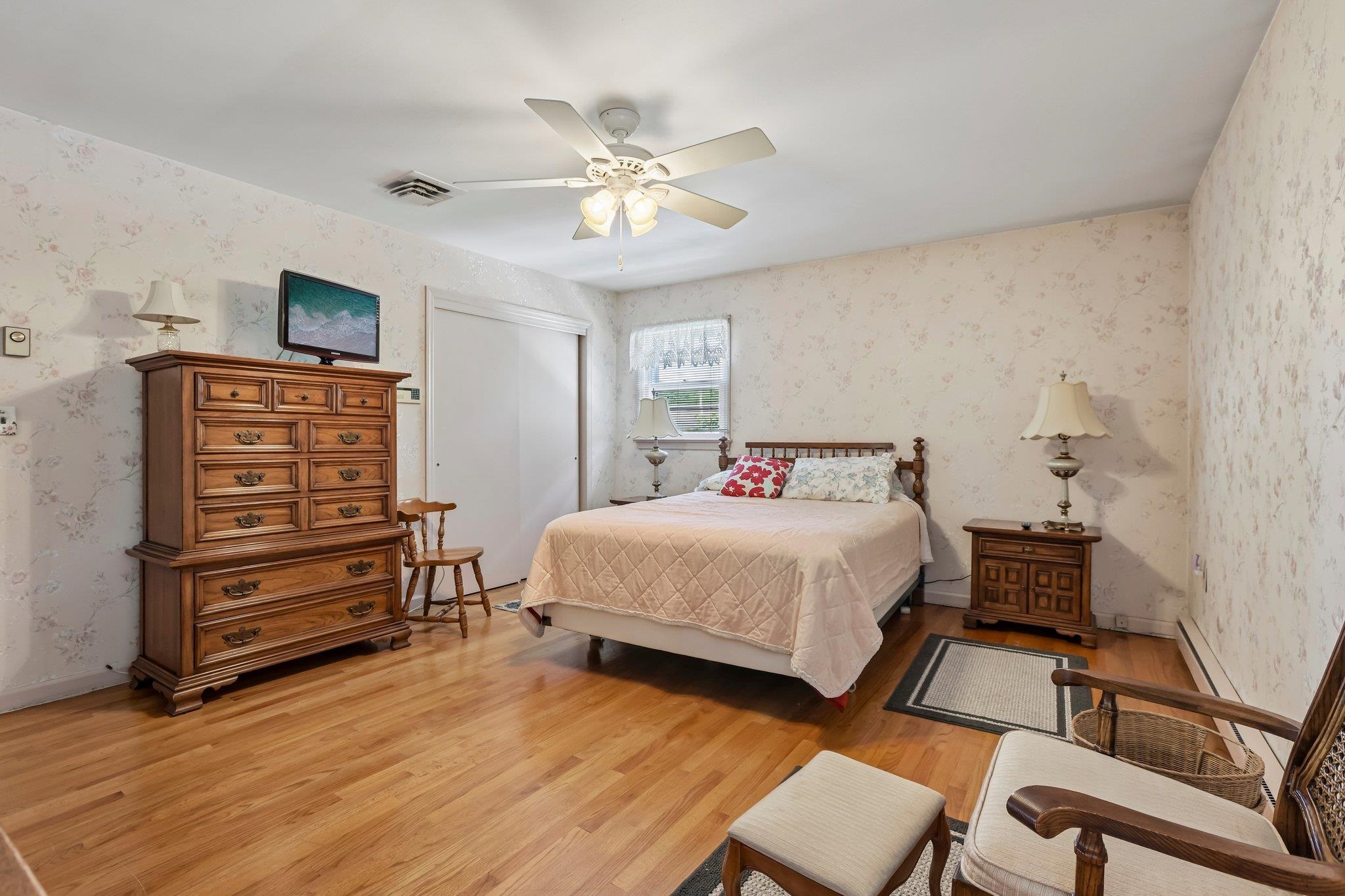 270 MIDWOOD RD - Photo 4