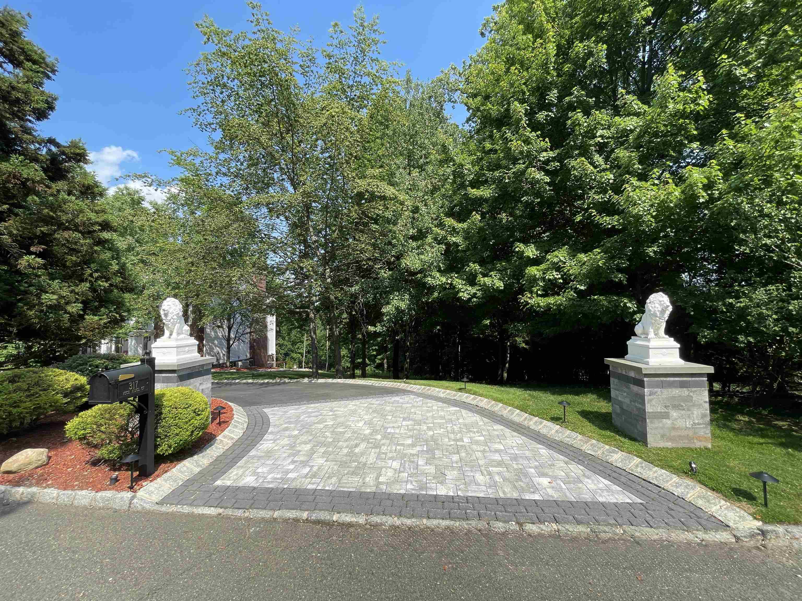 317 ROCK RIDGE CT - Photo 2