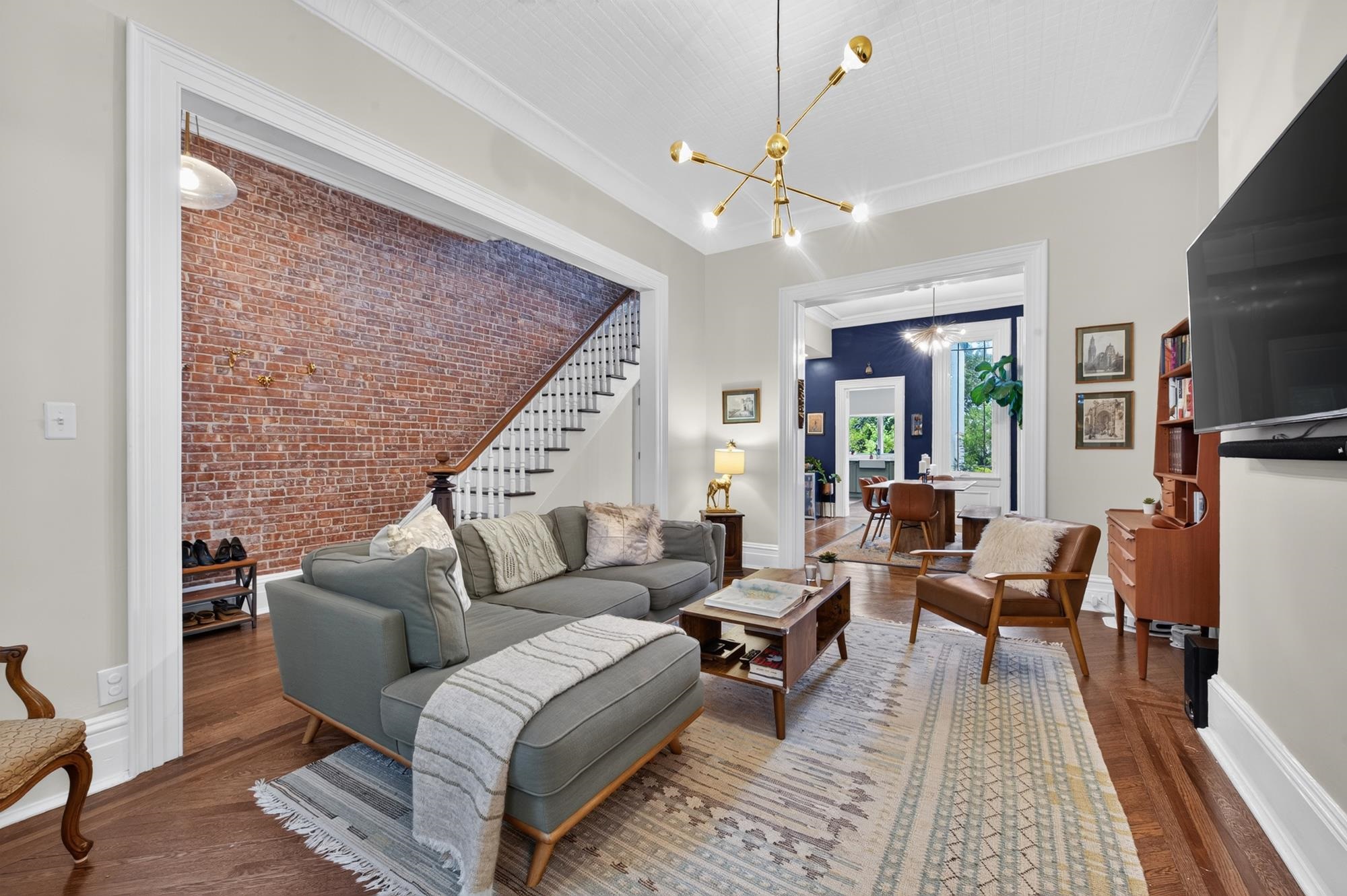 254 OGDEN AVE - Photo 3