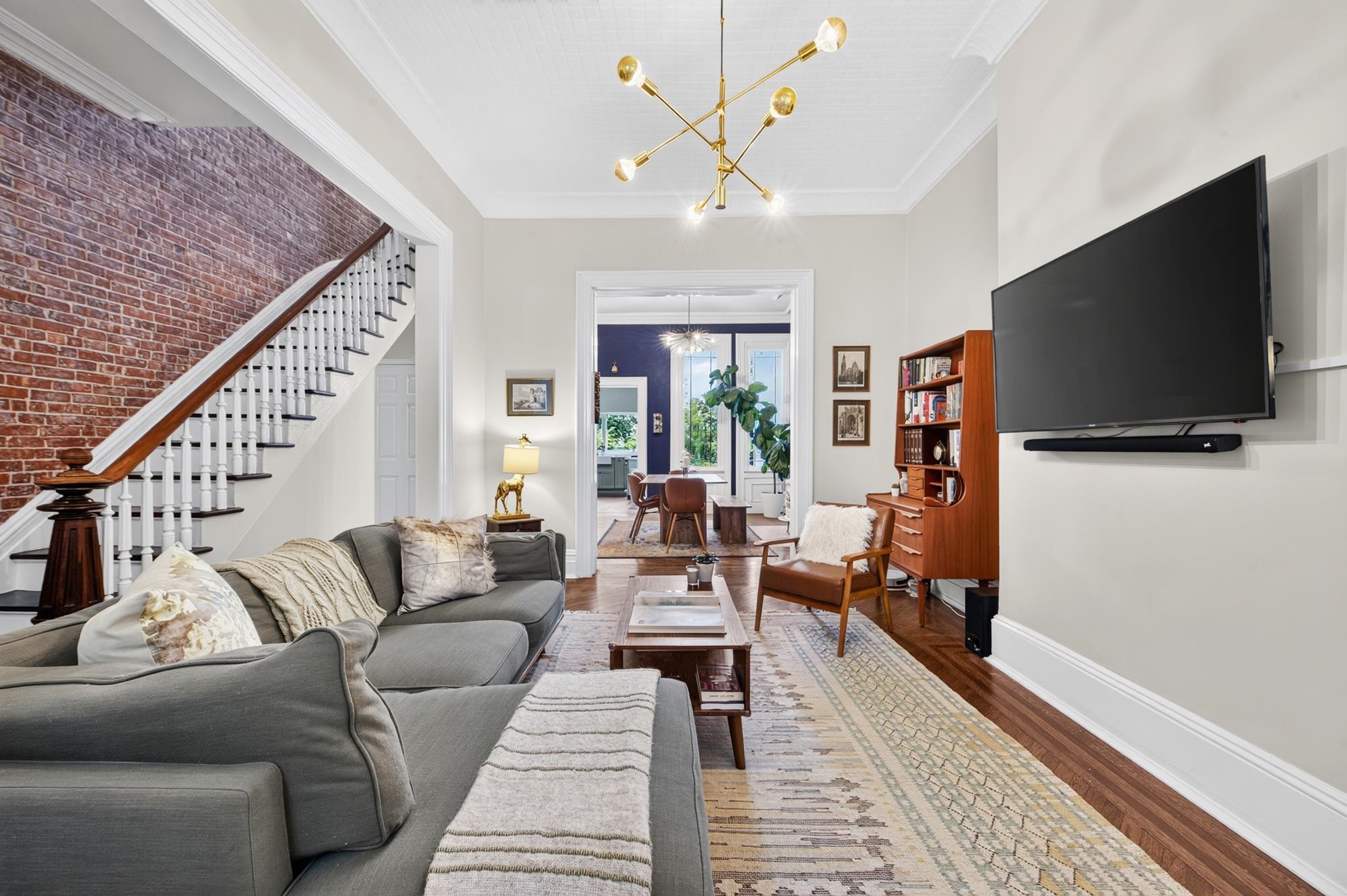 254 OGDEN AVE - Photo 4
