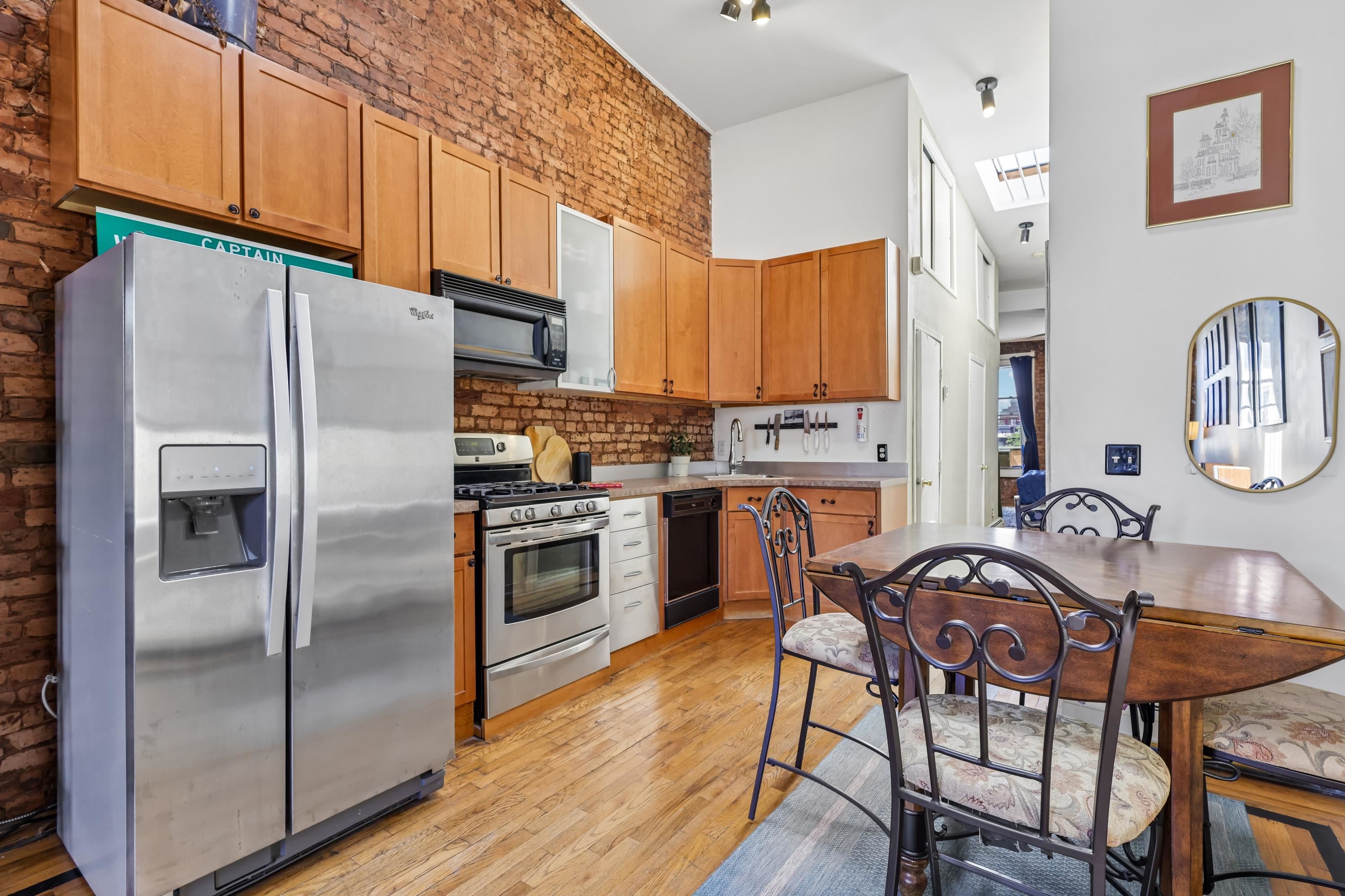 515 JERSEY AVE - Photo 5