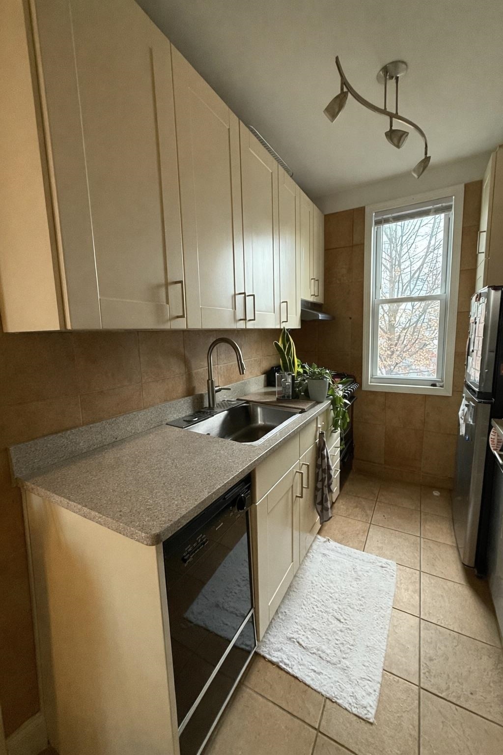 234 6TH ST - Photo 2
