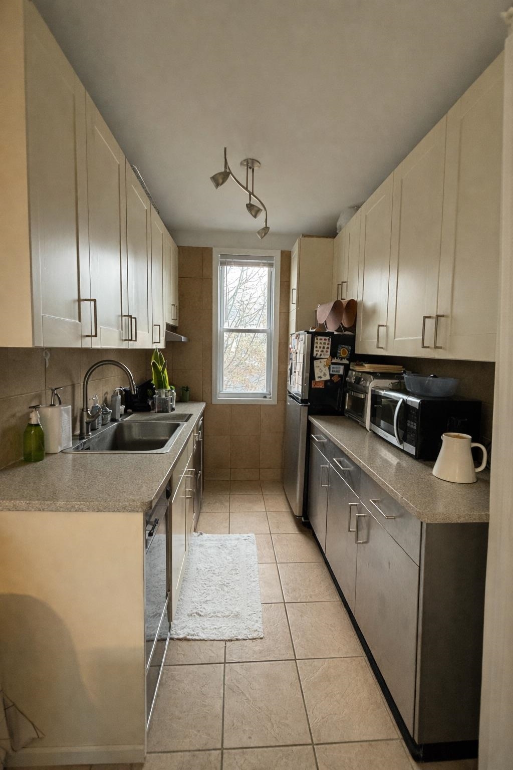 234 6TH ST - Photo 4