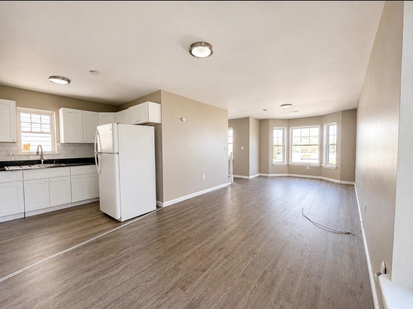 242 ROSA PARKS BLVD - Photo 3