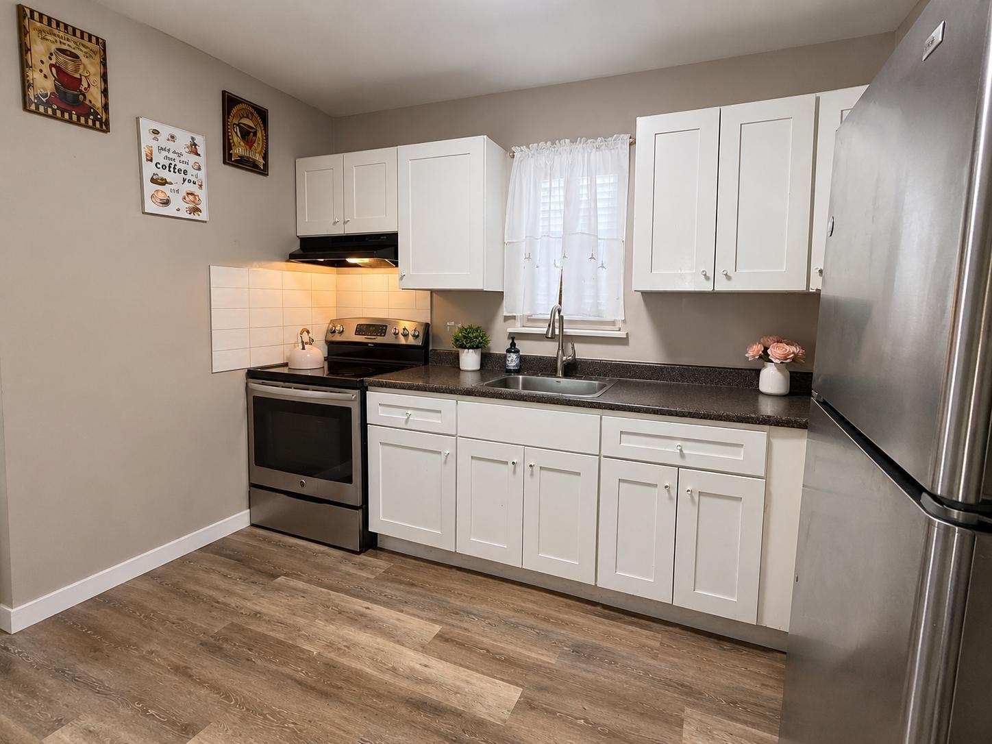 242 ROSA PARKS BLVD - Photo 4