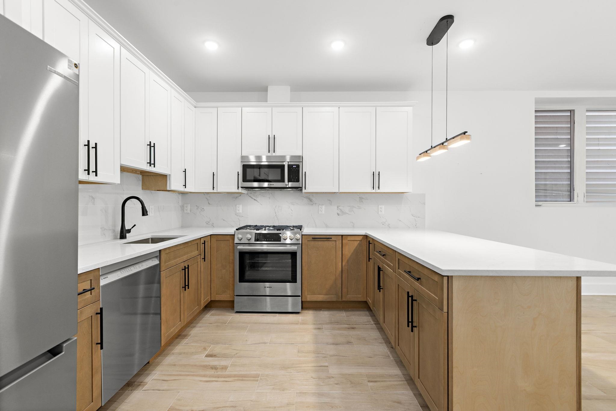 1001 SUMMIT AVE - Photo 5