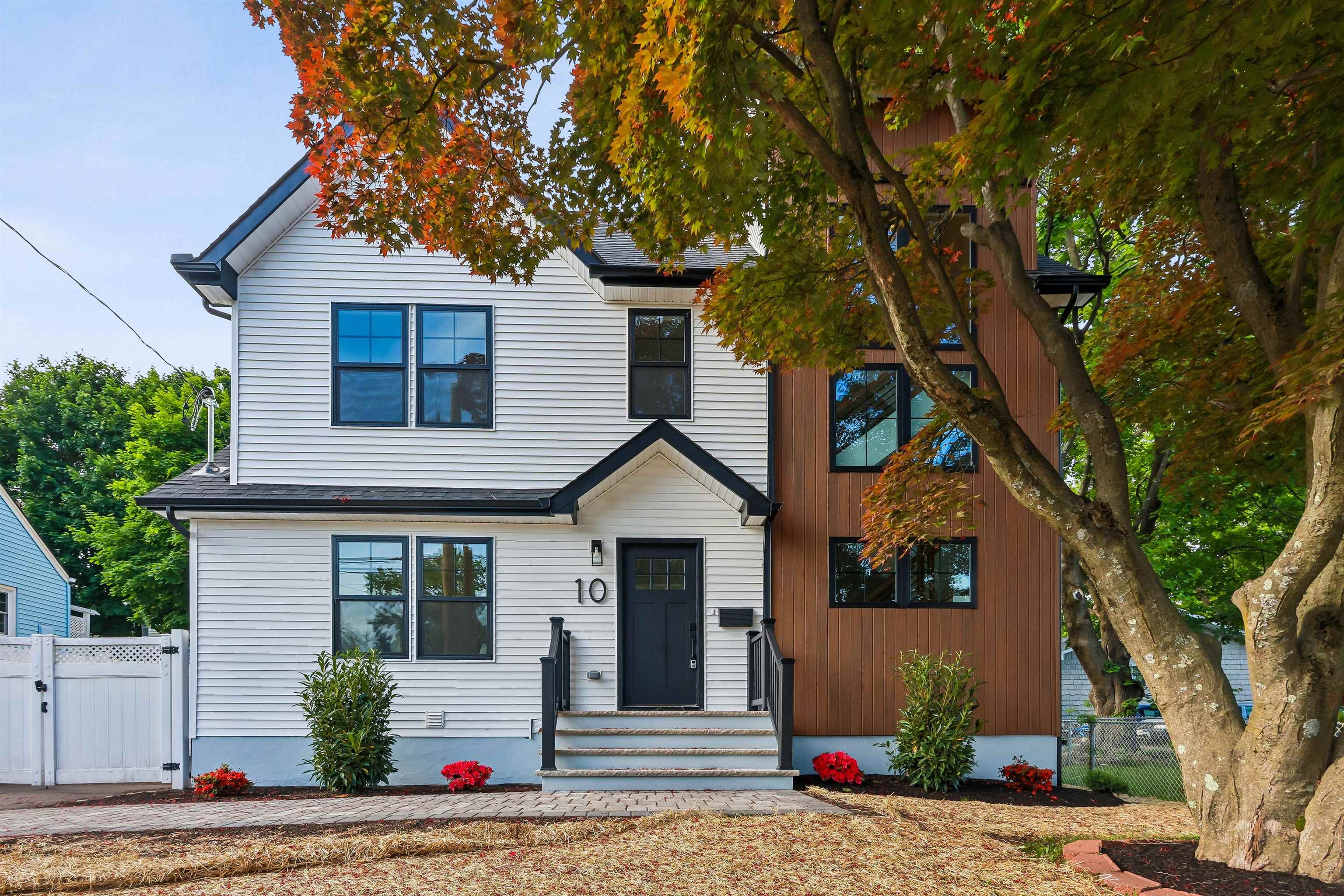 10 ROSE ST - Photo 2