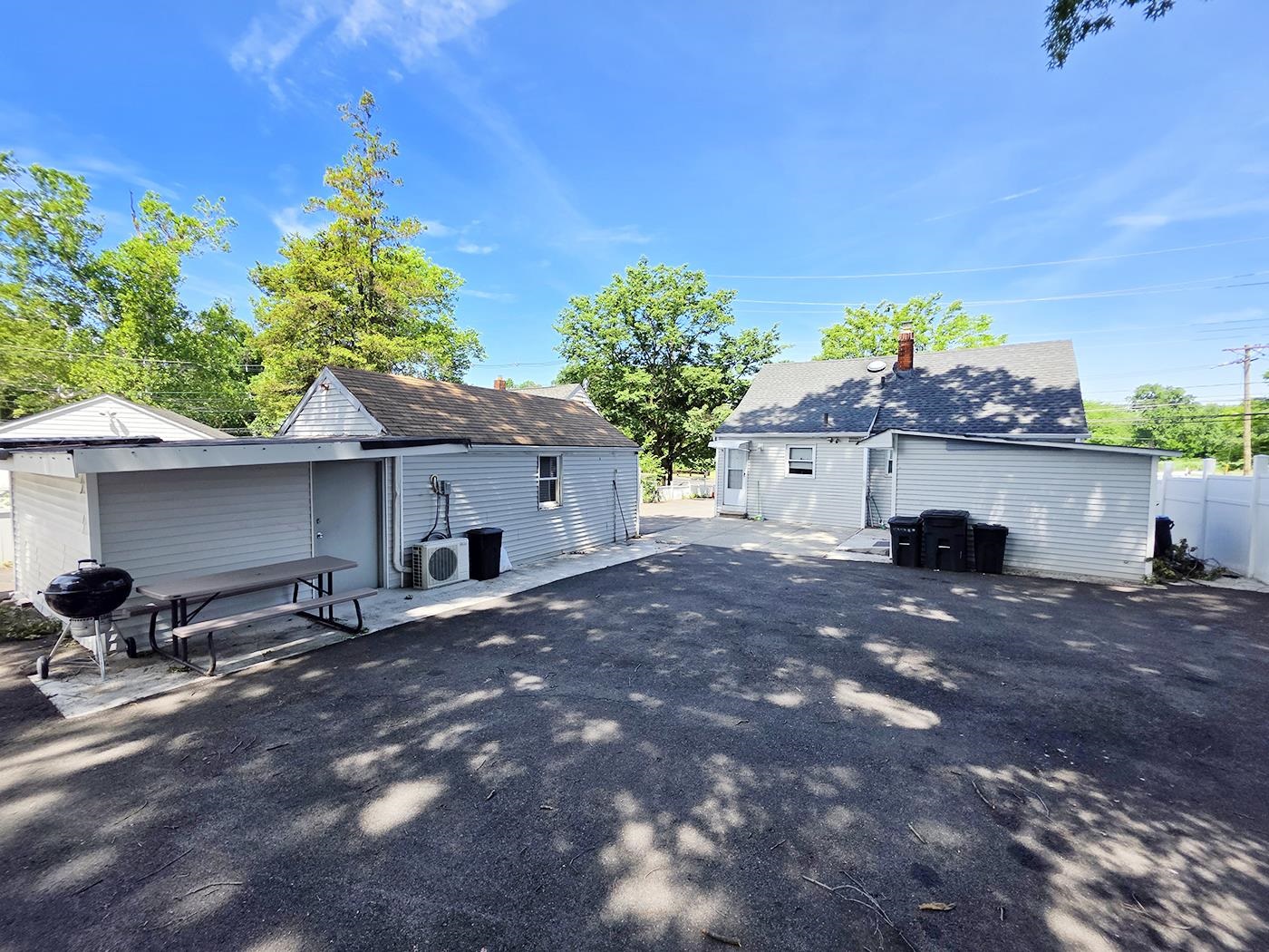 951 LIBERTY AVE - Photo 4