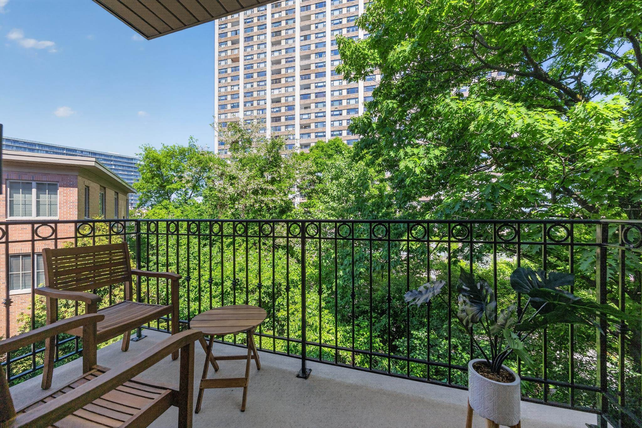200 LAIRD AVE - Photo 4