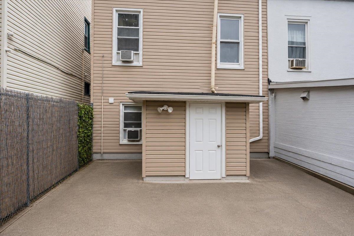 1009 PATERSON PLANK RD