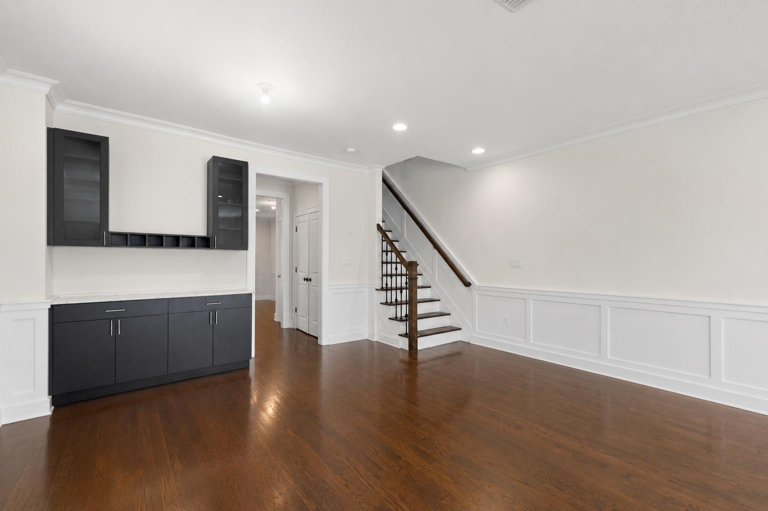 1627 JOHN ST - Photo 4