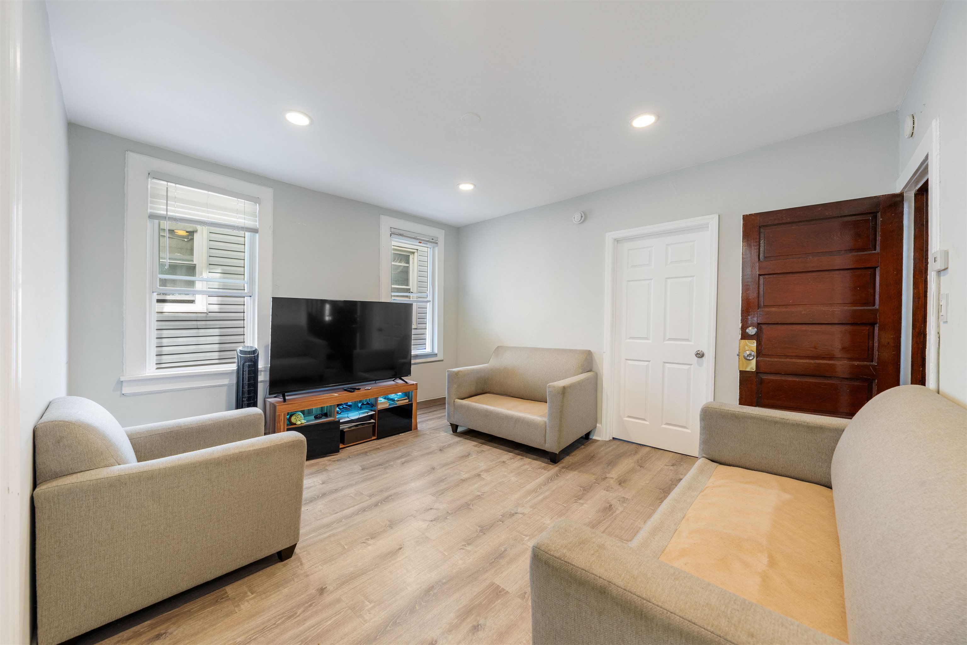 1300 7TH ST - Photo 4