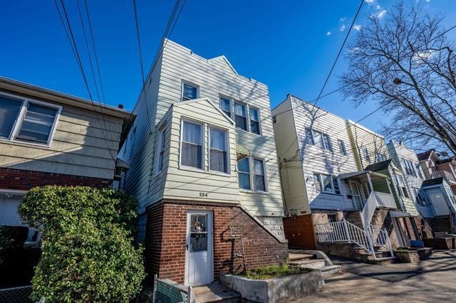 254 TERRACE AVE - Photo 2