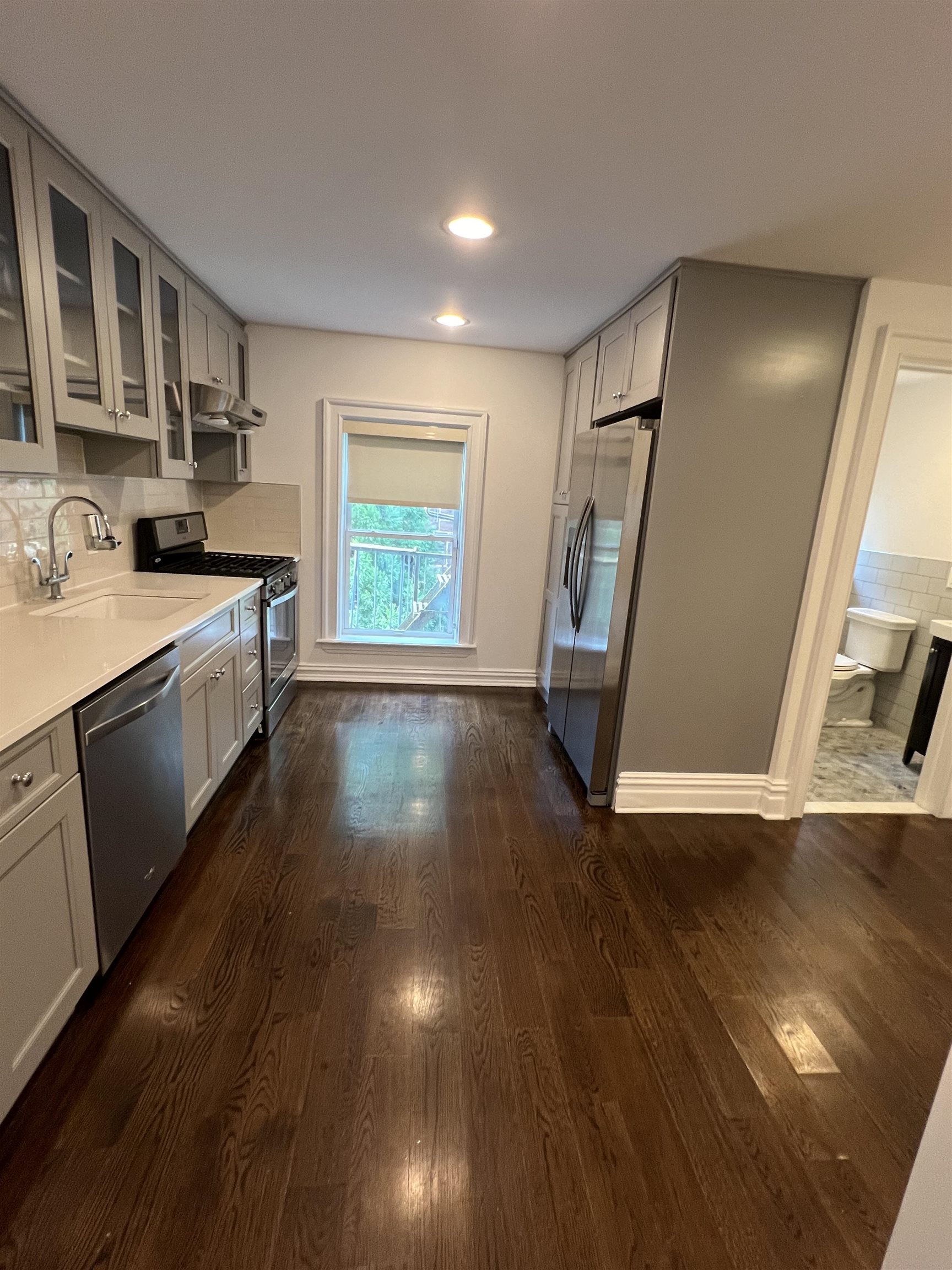 348.5 5TH ST - Photo 4