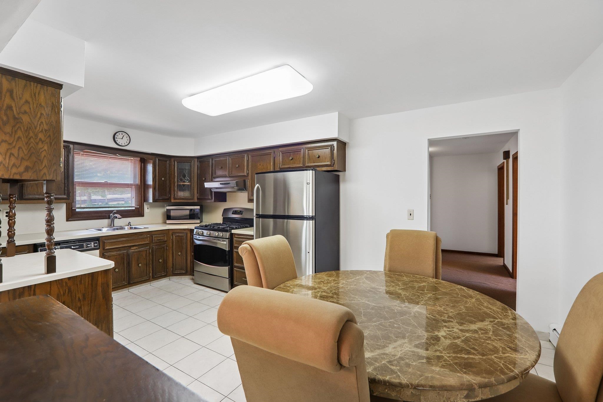 355 CHESTNUT AVE - Photo 3