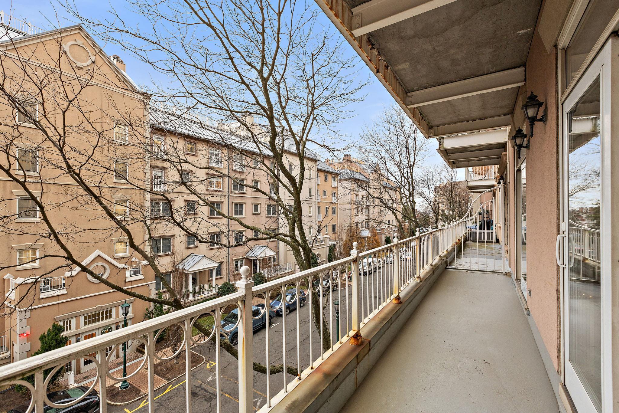 207 SHEARWATER CT WEST #31