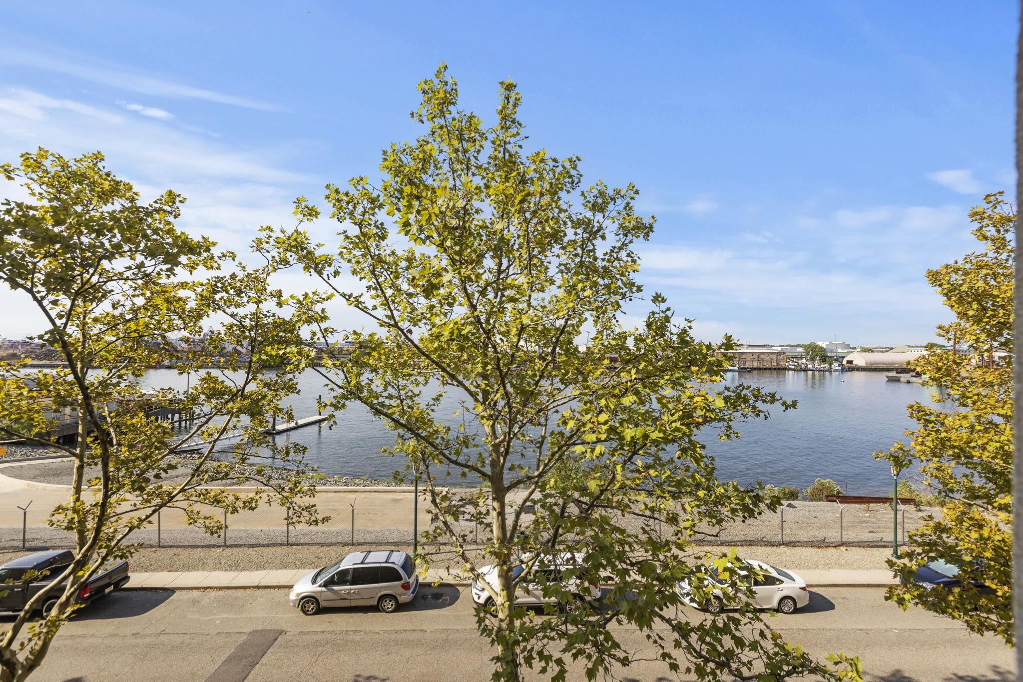 207 SHEARWATER CT WEST #31