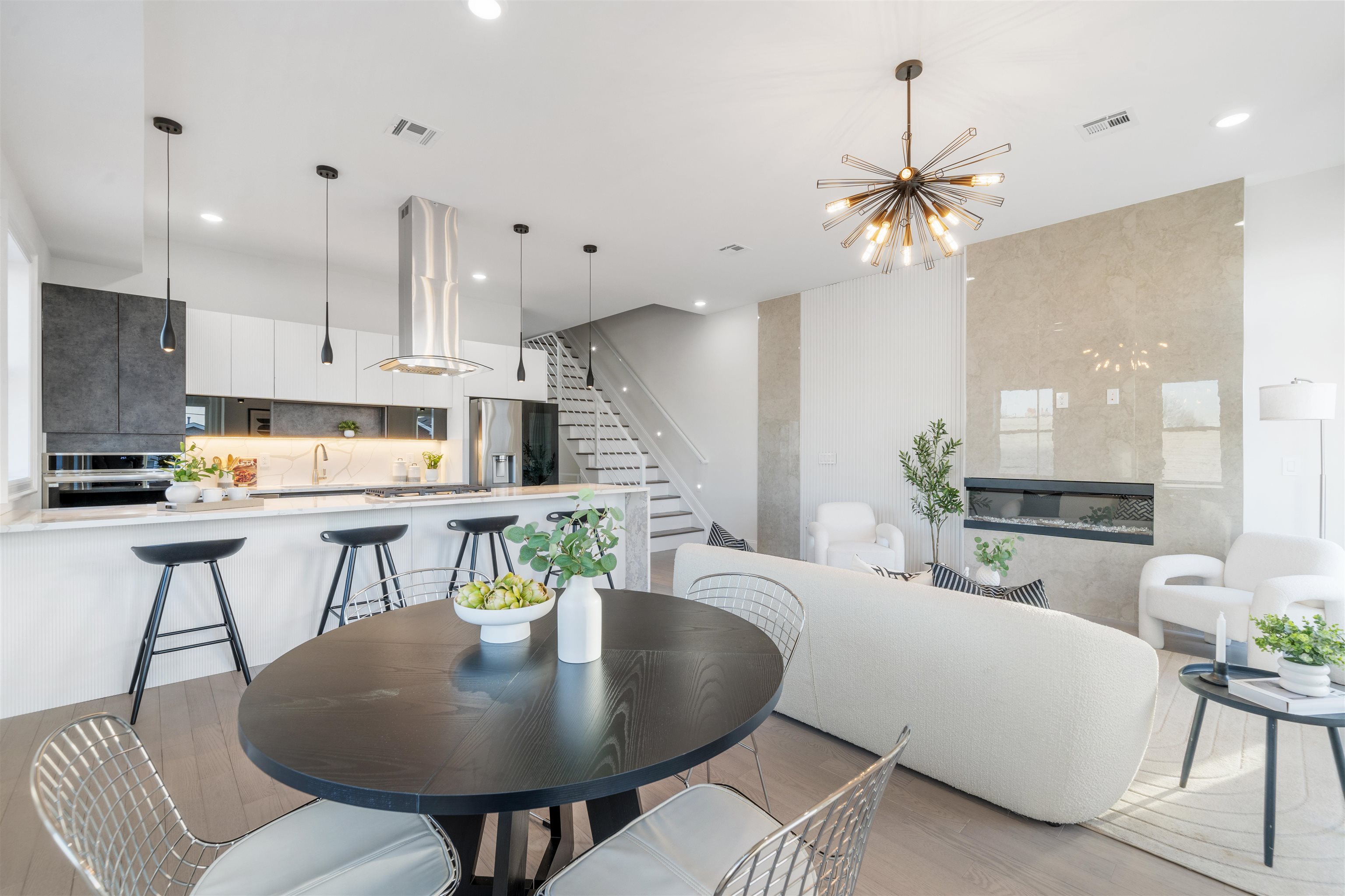 272 TERRACE AVE #2