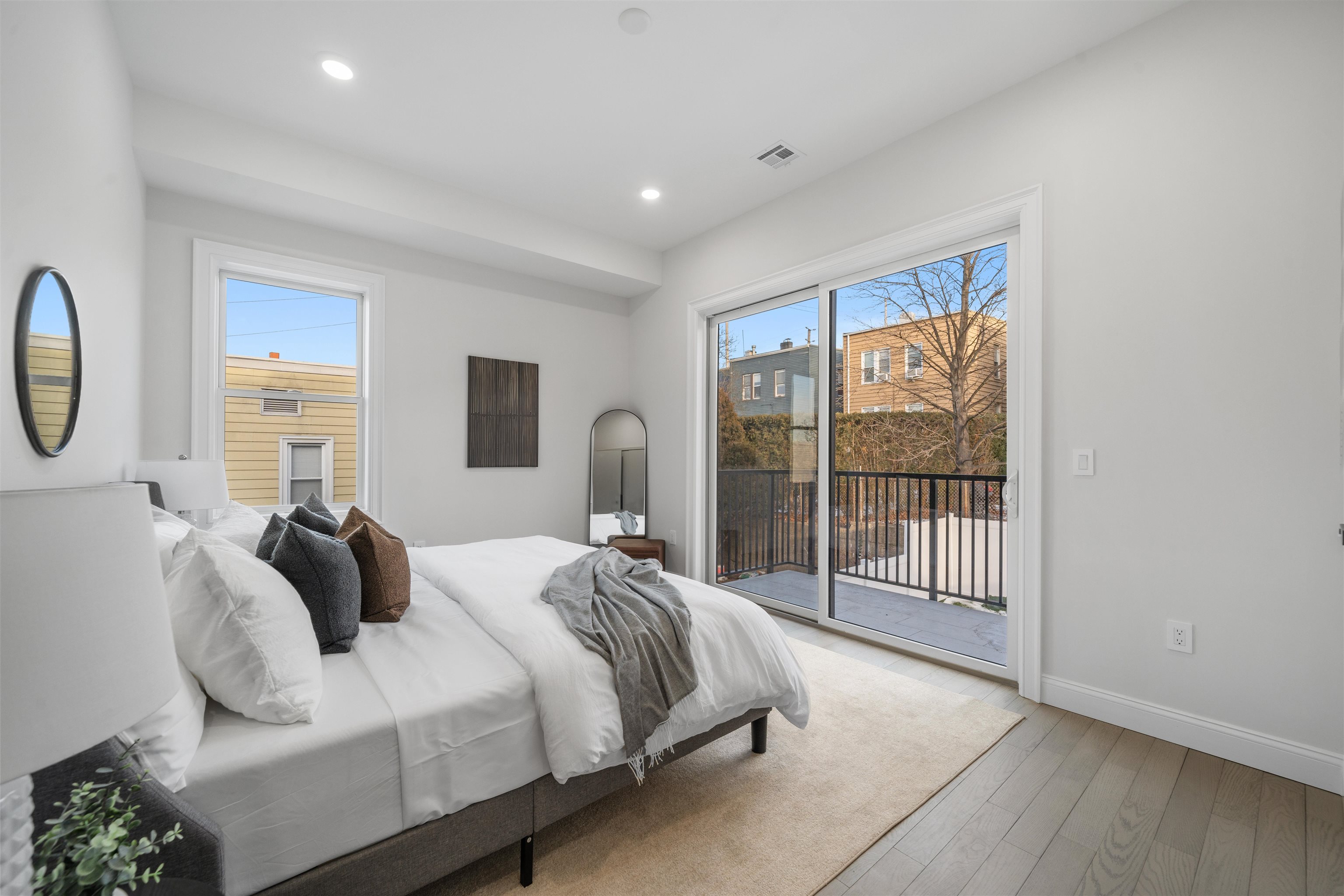 272 TERRACE AVE #2