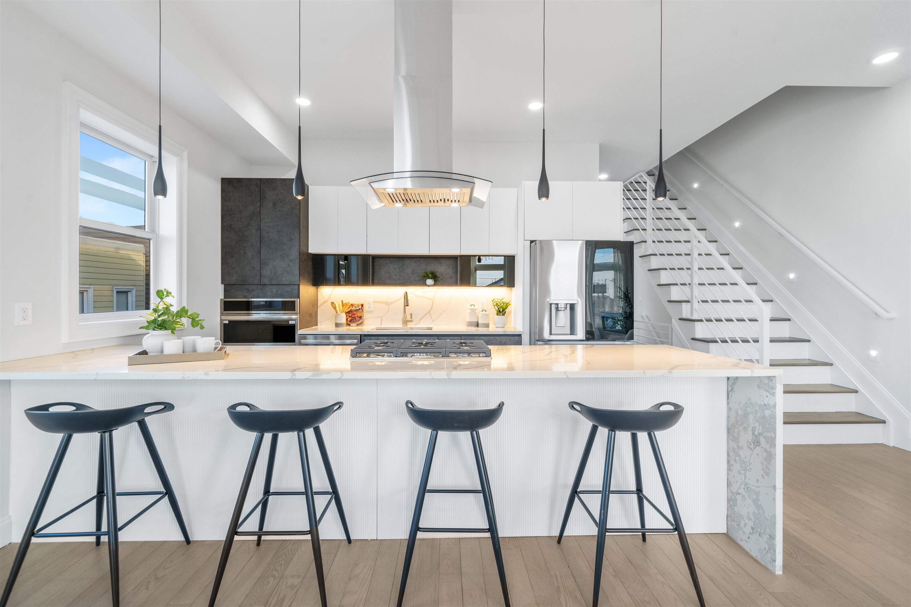 272 TERRACE AVE #2